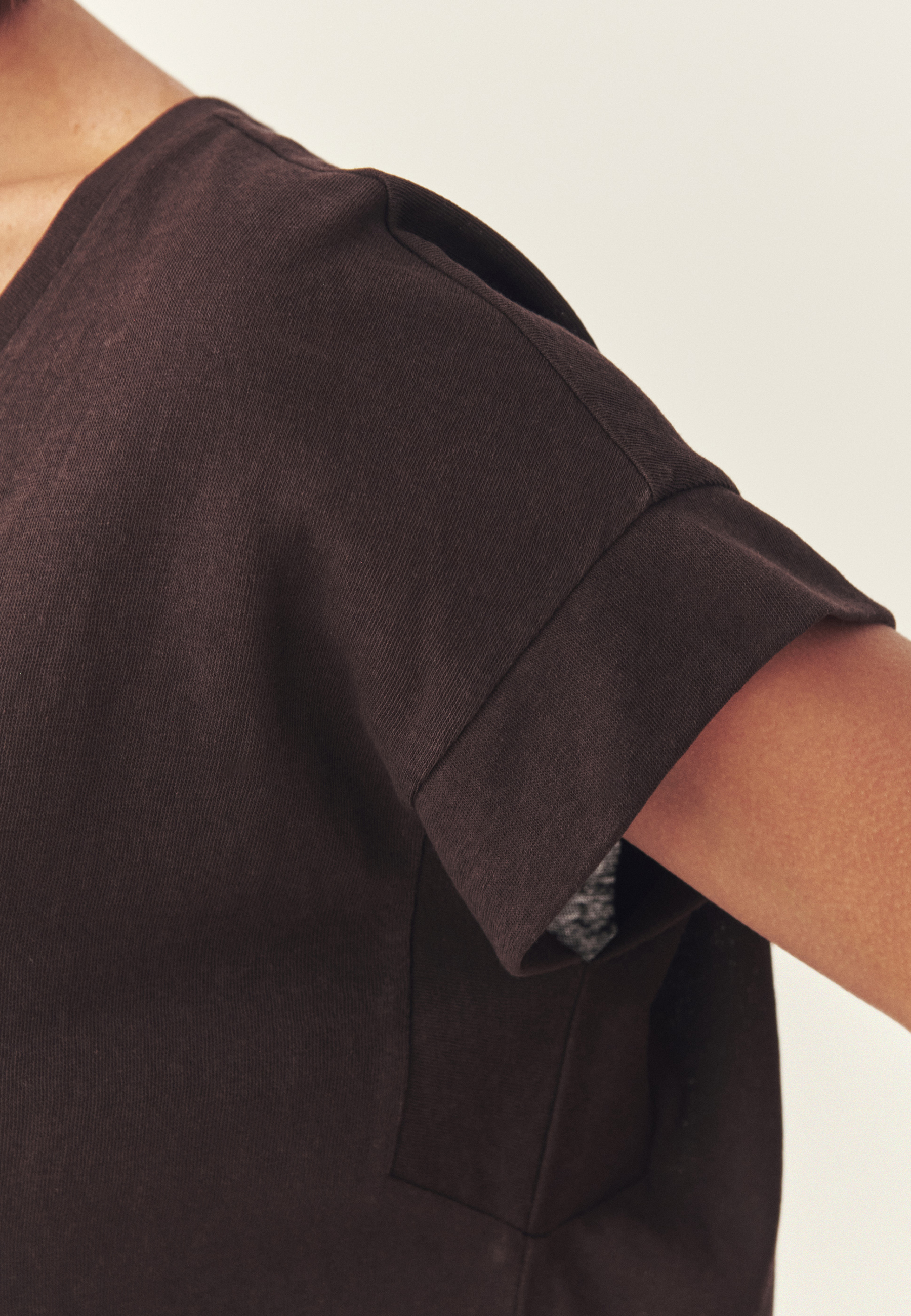 VOĽNÁ BAVLNENÁ BLÚZKA – DALIS HNEDÁ 2