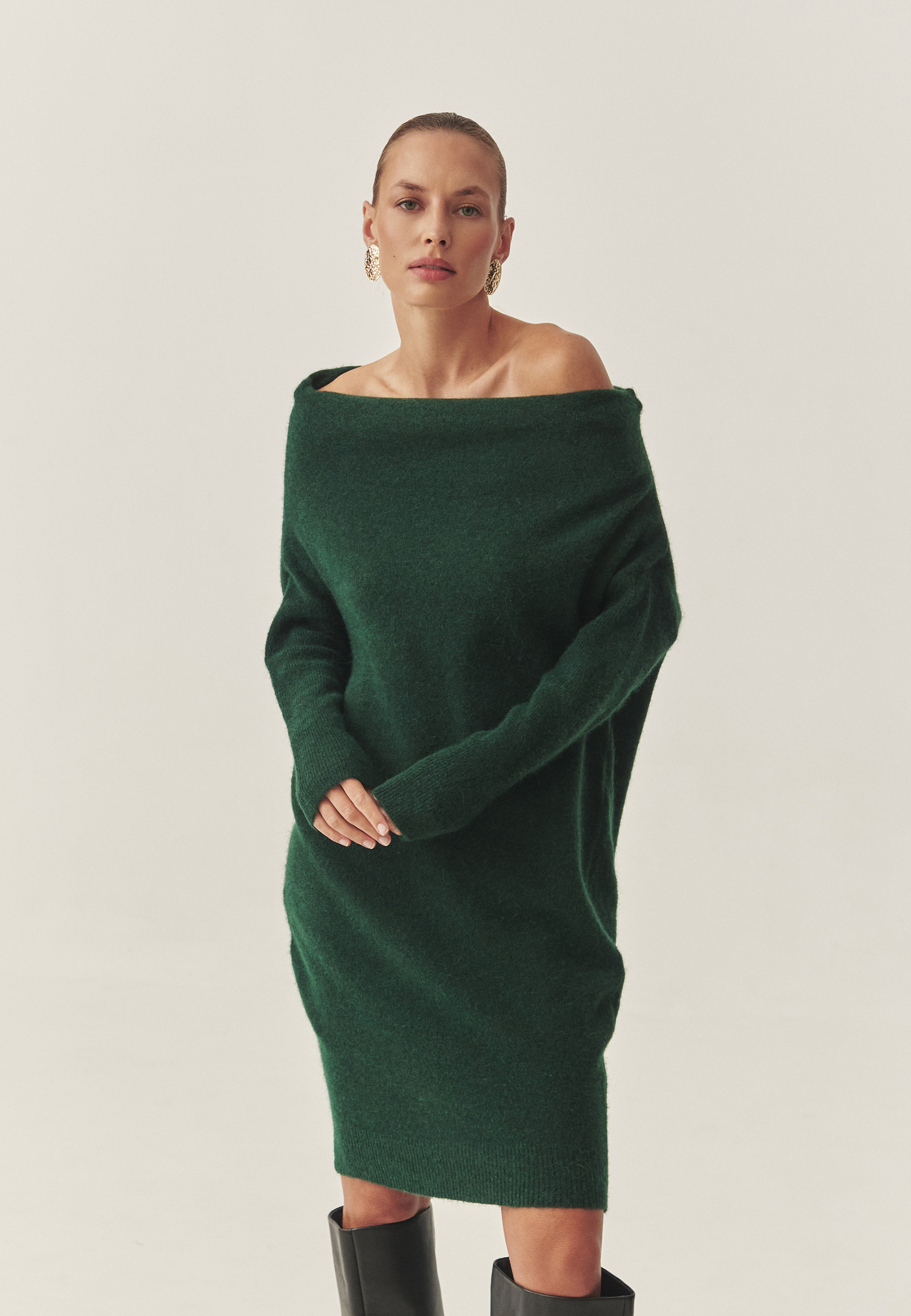 ŽENSKA OBLEKA IZ PREJE Z 'VODNIM' IZREZOM - AWATI ZELENA 2