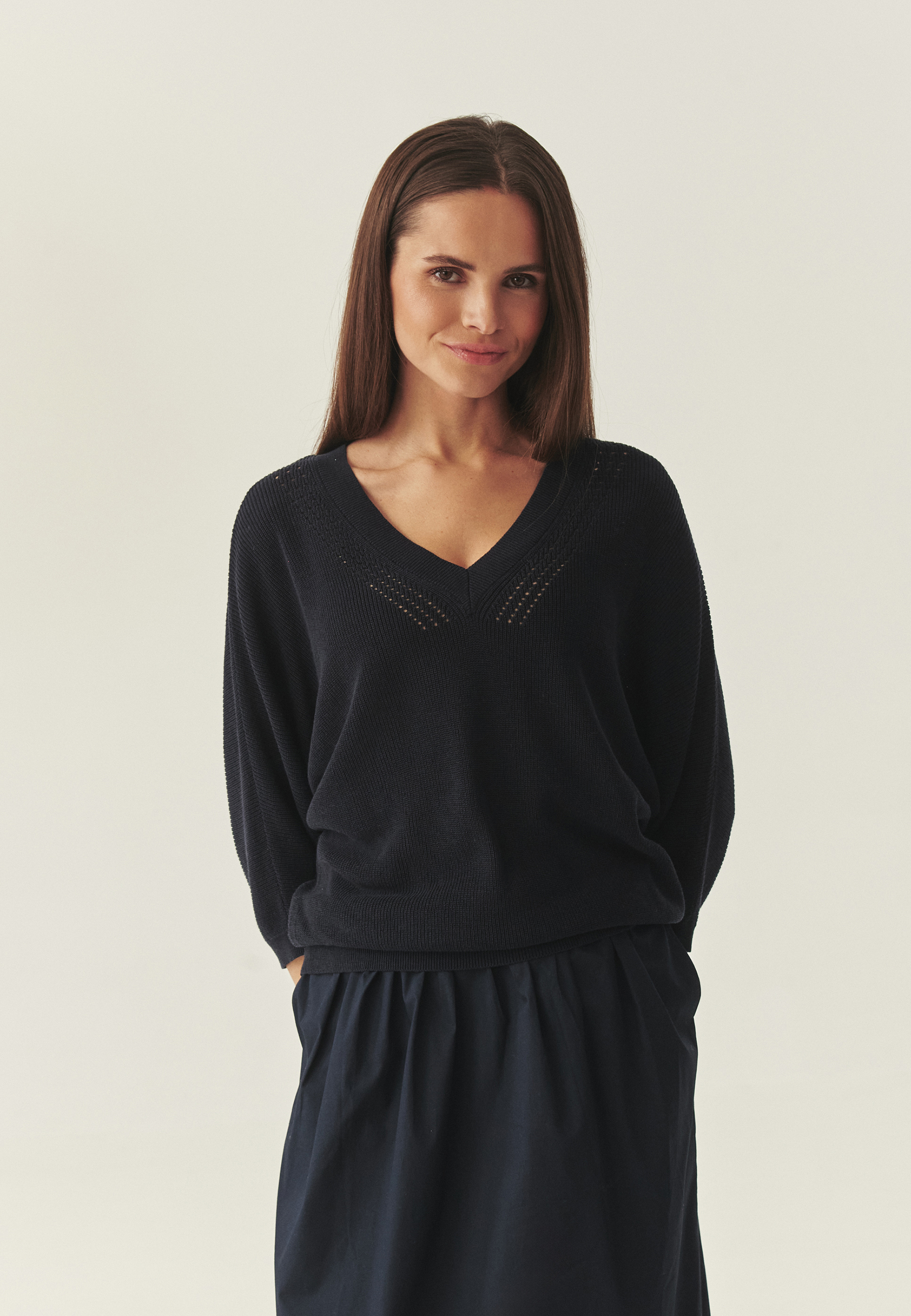 SWOBODNY SWETER - NEZARA