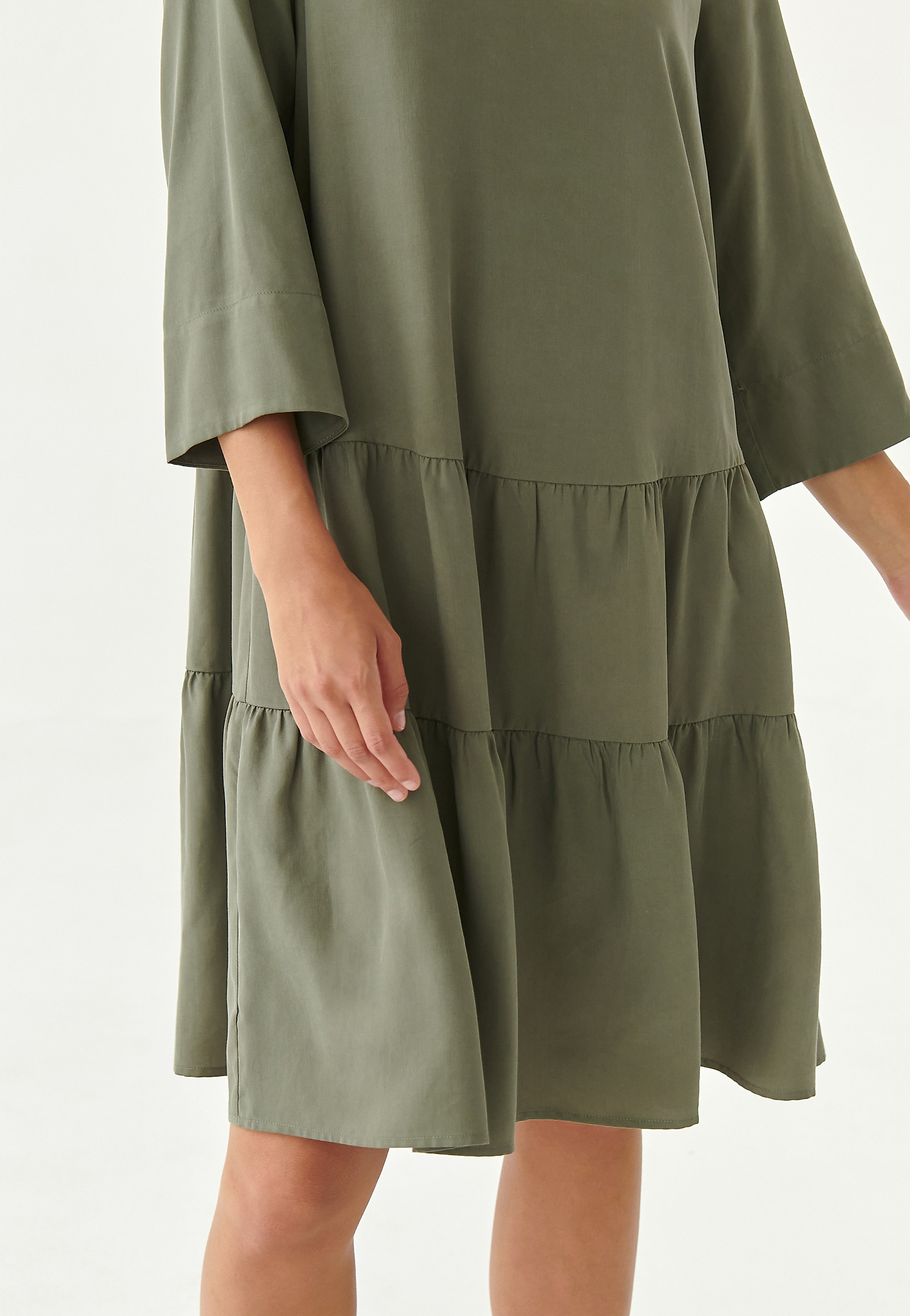 KRÓTKA SUKIENKA Z FALBANĄ PAZA 1 KRÓTKA SUKIENKA Z FALBANĄ PAZA 1 KHAKI 81485