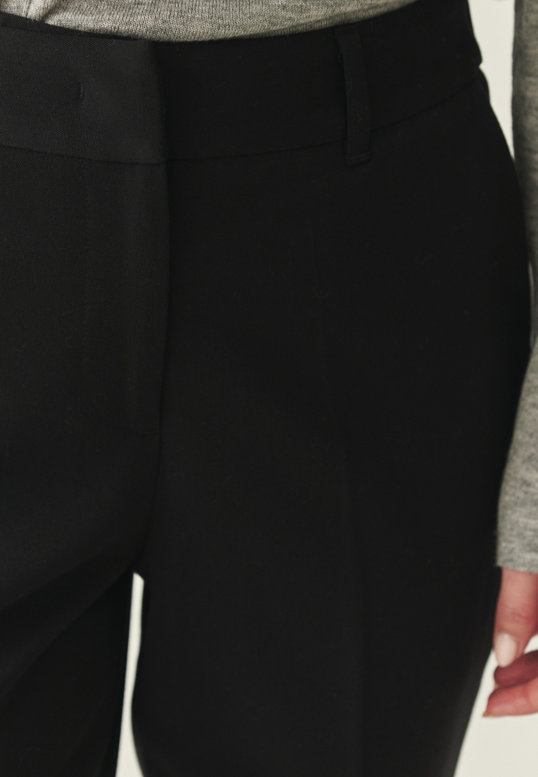 GARNITUROWE SPODNIE Z KANTEM - KOLIA CZARNY 2