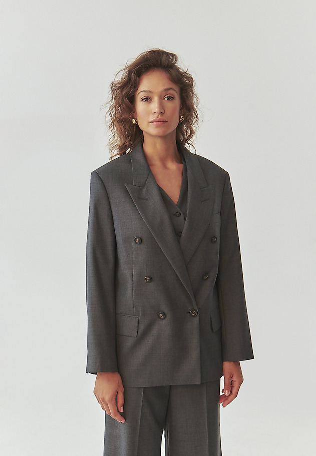 LADIES’ OVERSIZED DOUBLE-BREASTED BLAZER WITH DECORATIVE LAPELS - ERME LADIES’ OVERSIZED DOUBLE-BREASTED BLAZER WITH DECORATIVE LAPELS - ERME SZARY 4