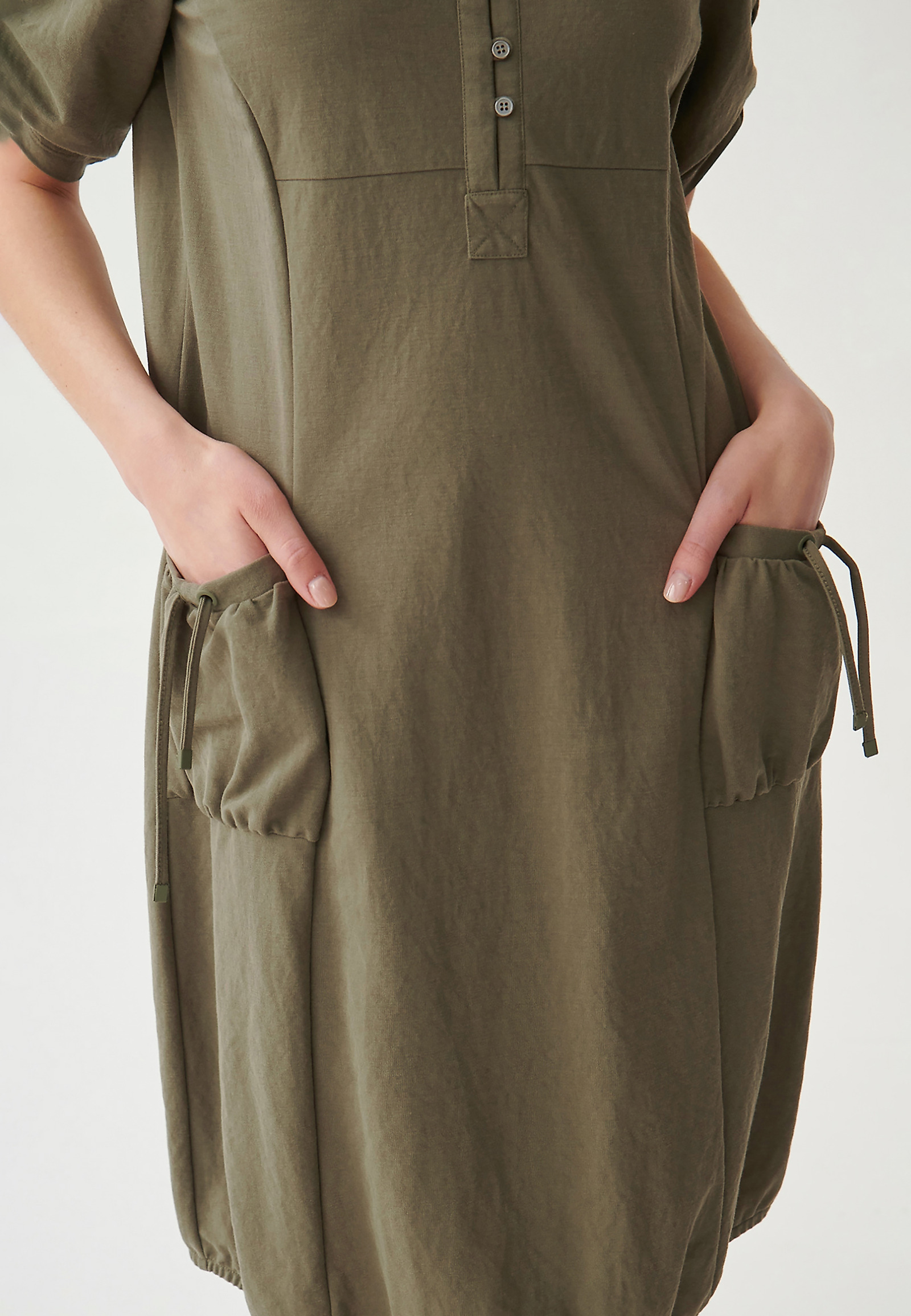 SUKIENKA DZIANINOWA DO KOLAN LINIA SUKIENKA DZIANINOWA DO KOLAN LINIA KHAKI 89279