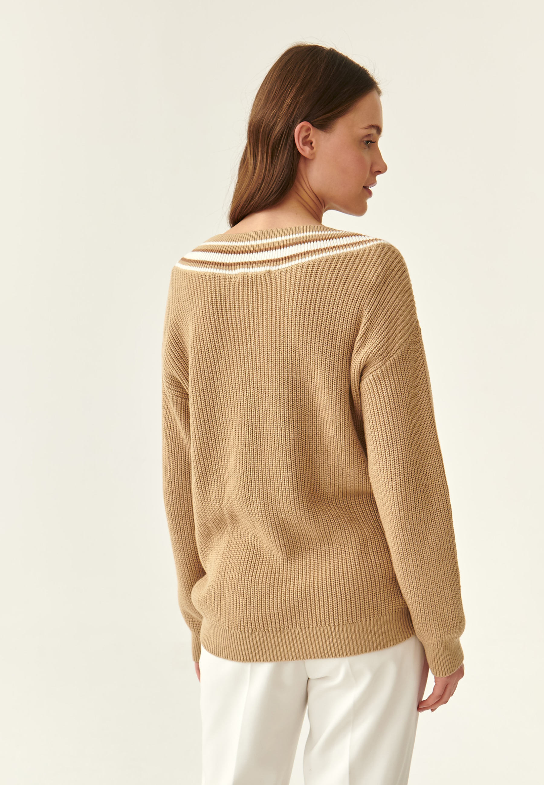 SWETER DAMSKI Z OZDOBNĄ PLISĄ BUNIKO