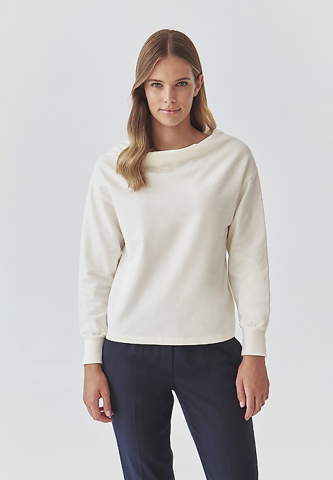 STYLISH LADIES’ SWEATSHIRT WITH WATER NECKLINE - MALIA ECRU 2