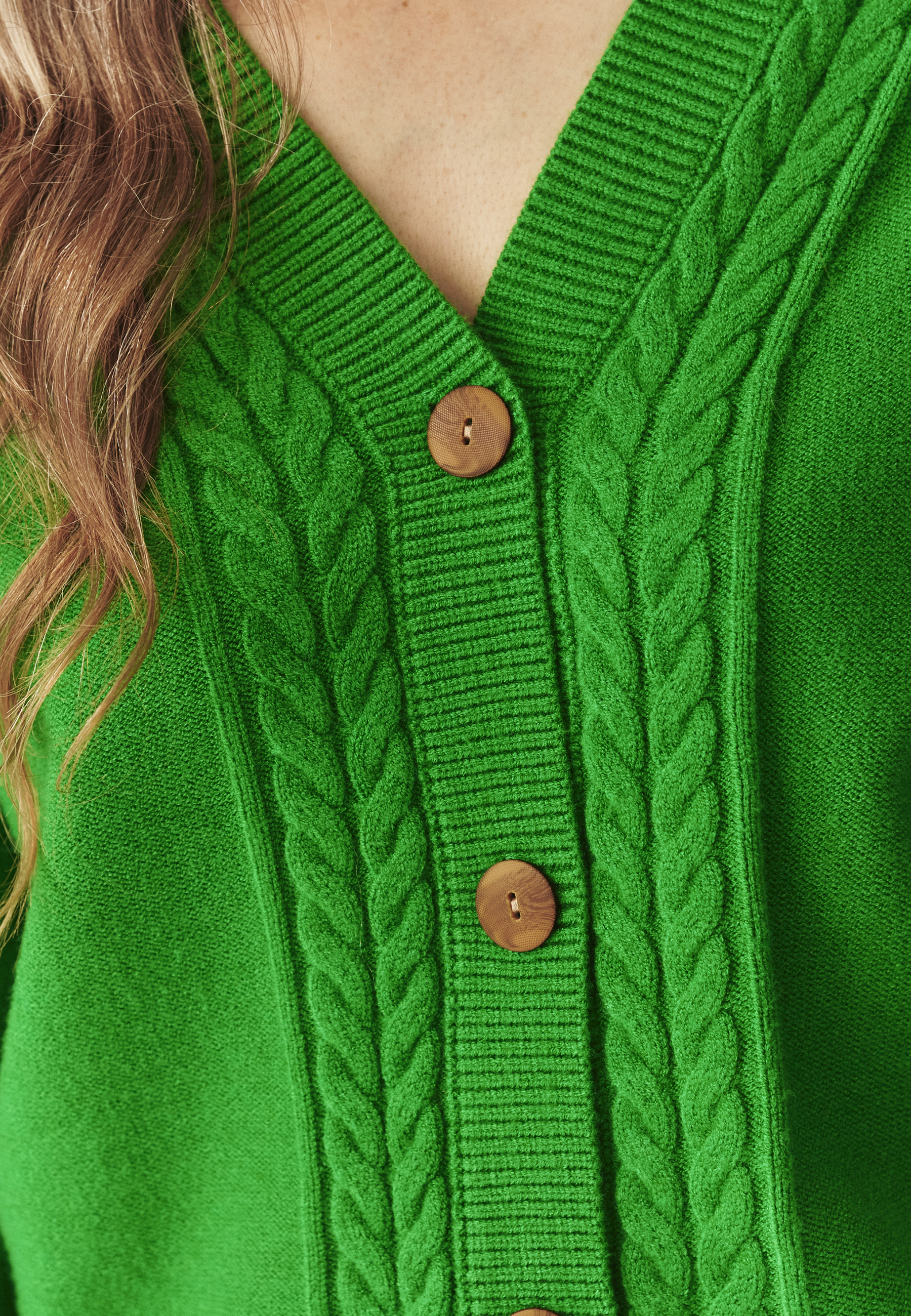 DAMSKI KARDIGAN Z GUZIKAMI I WARKOCZOWYM WZOREM — LILAC 1 ZIELONY 2