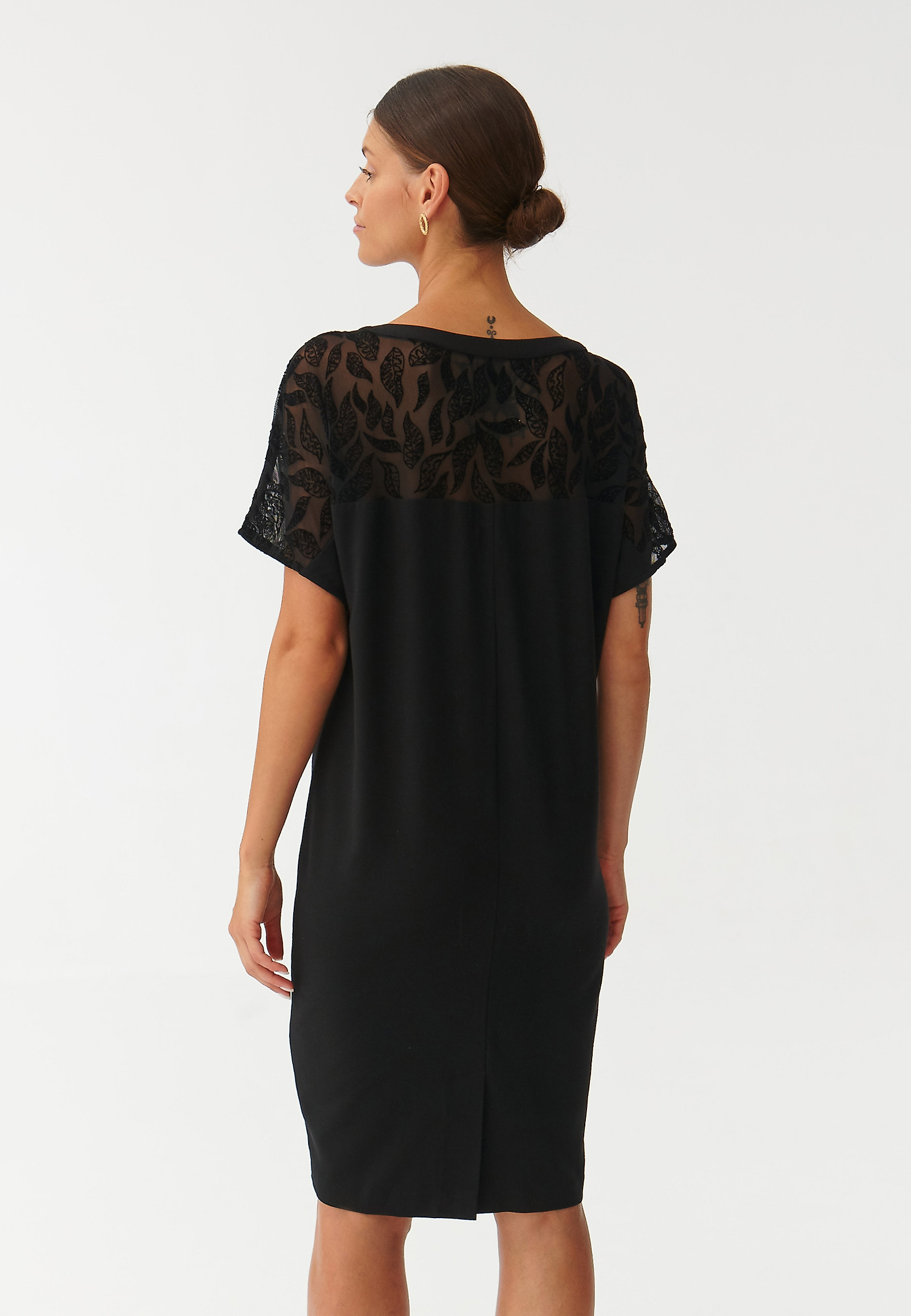 LADIES’ DRESS WITH SEMI-TRANSPARENT MESH INSERT OWERA LADIES’ DRESS WITH SEMI-TRANSPARENT MESH INSERT OWERA BLACK 92722