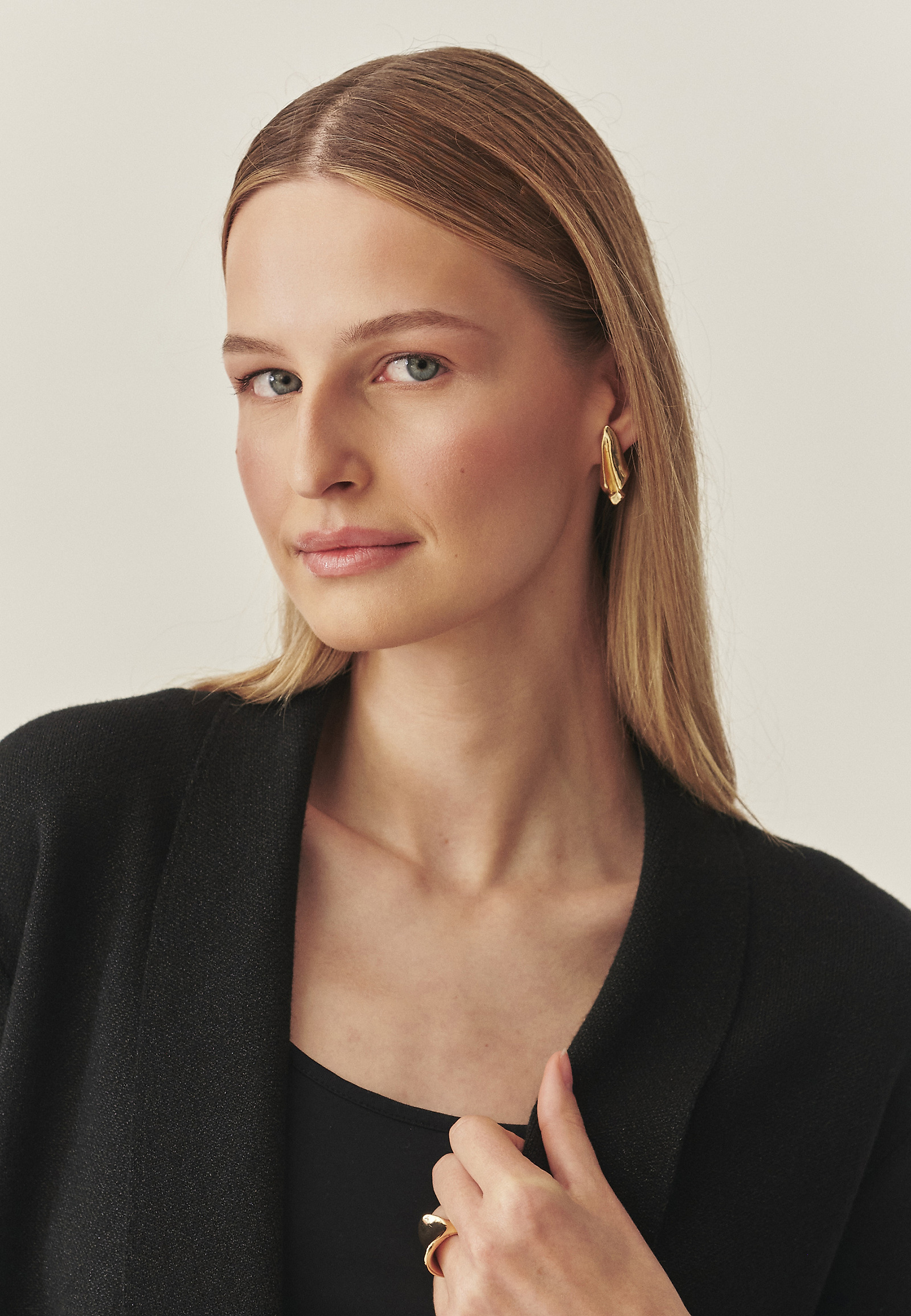 BLACK CARDIGAN WITH A SUBTLE SHINE - PRADA BLACK CARDIGAN WITH A SUBTLE SHINE - PRADA BLACK 118866