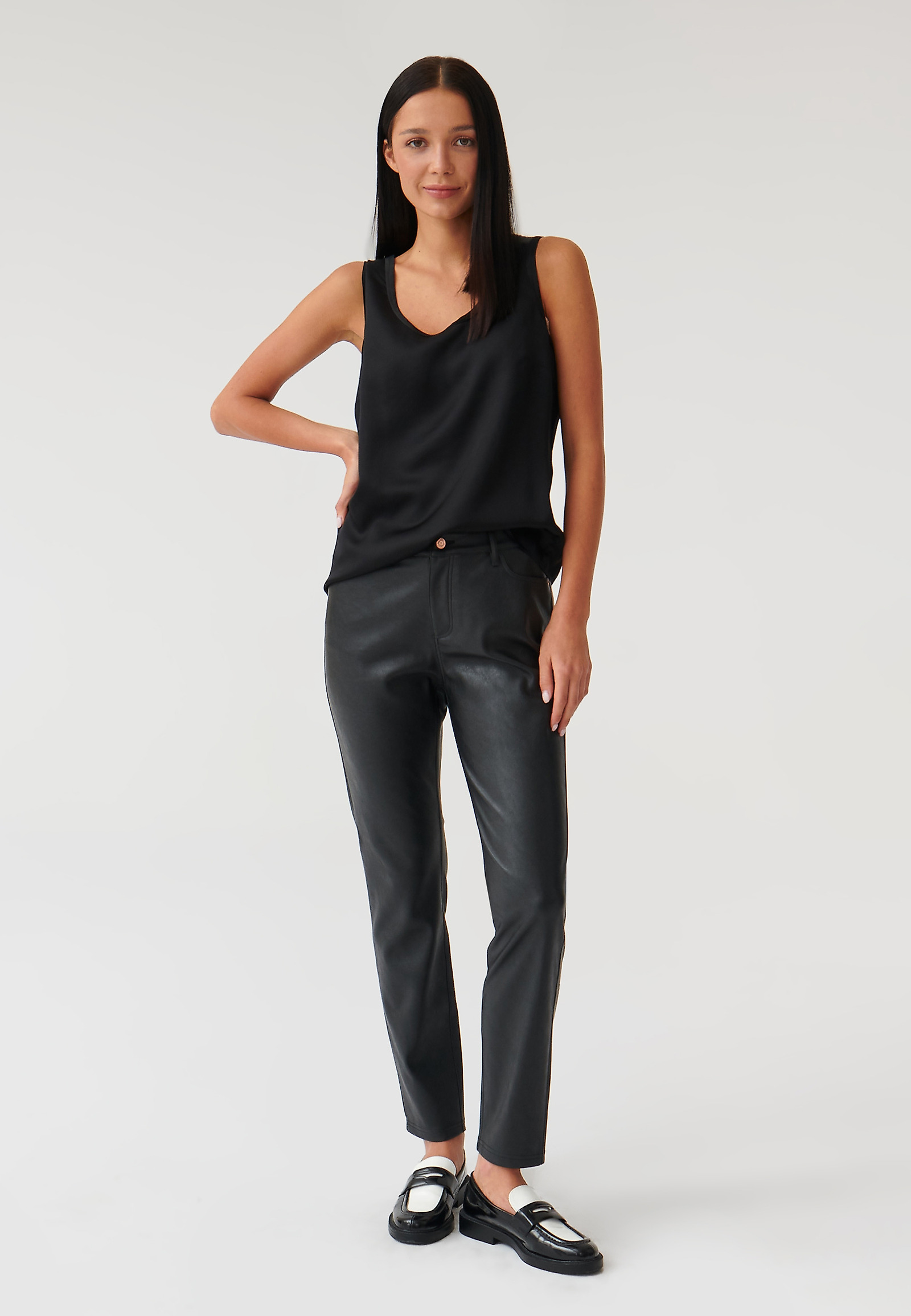 LADIES’ SLEEVELESS BLOUSE BIRMA LADIES’ SLEEVELESS BLOUSE BIRMA BLACK 89775
