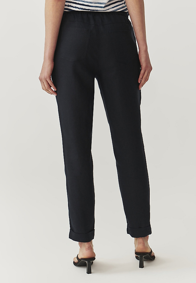 LADIES’ LINEN TROUSERS WITH STITCHED EDGES - SUMIKO LADIES’ LINEN TROUSERS WITH STITCHED EDGES - SUMIKO GRANATOWY 3