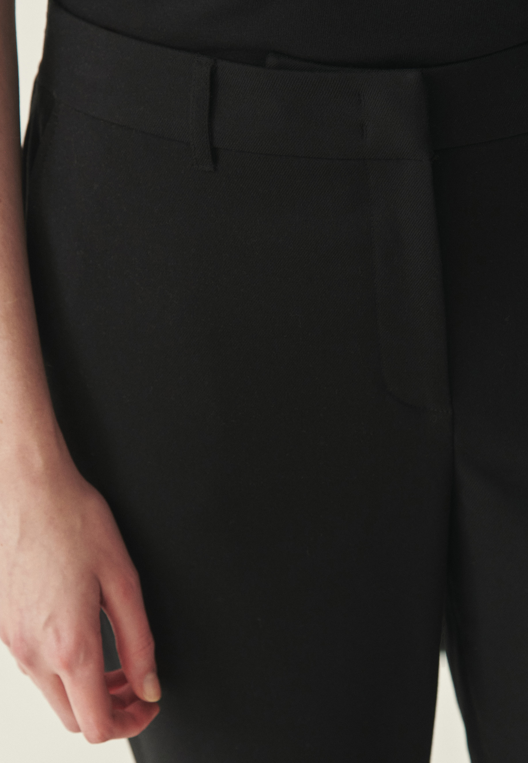 TKANINOWE SPODNIE Z PROSTĄ NOGAWKĄ - OLIA 3 CZARNY 2