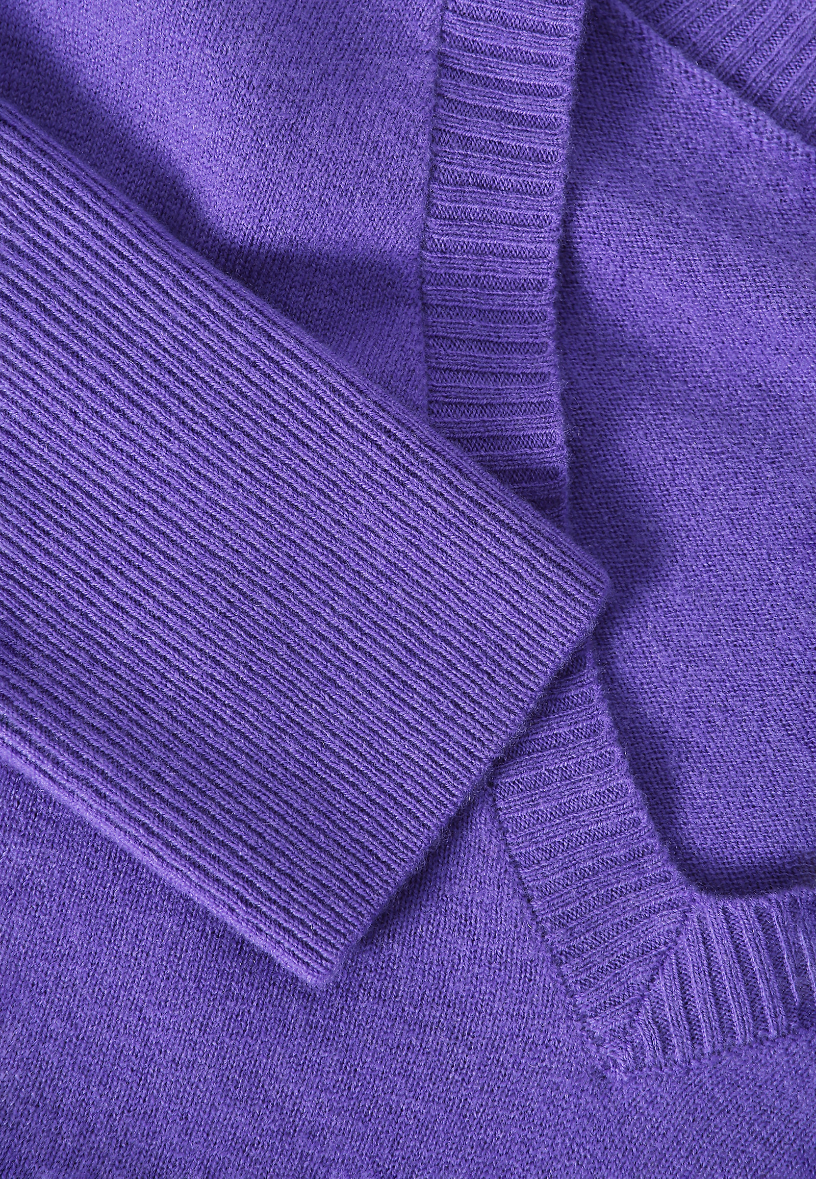 LADIES’ WOOL SWEATER WITH A V-SHAPED NECKLINE - RONI LADIES’ WOOL SWEATER WITH A V-SHAPED NECKLINE - RONI PURPLE 103878