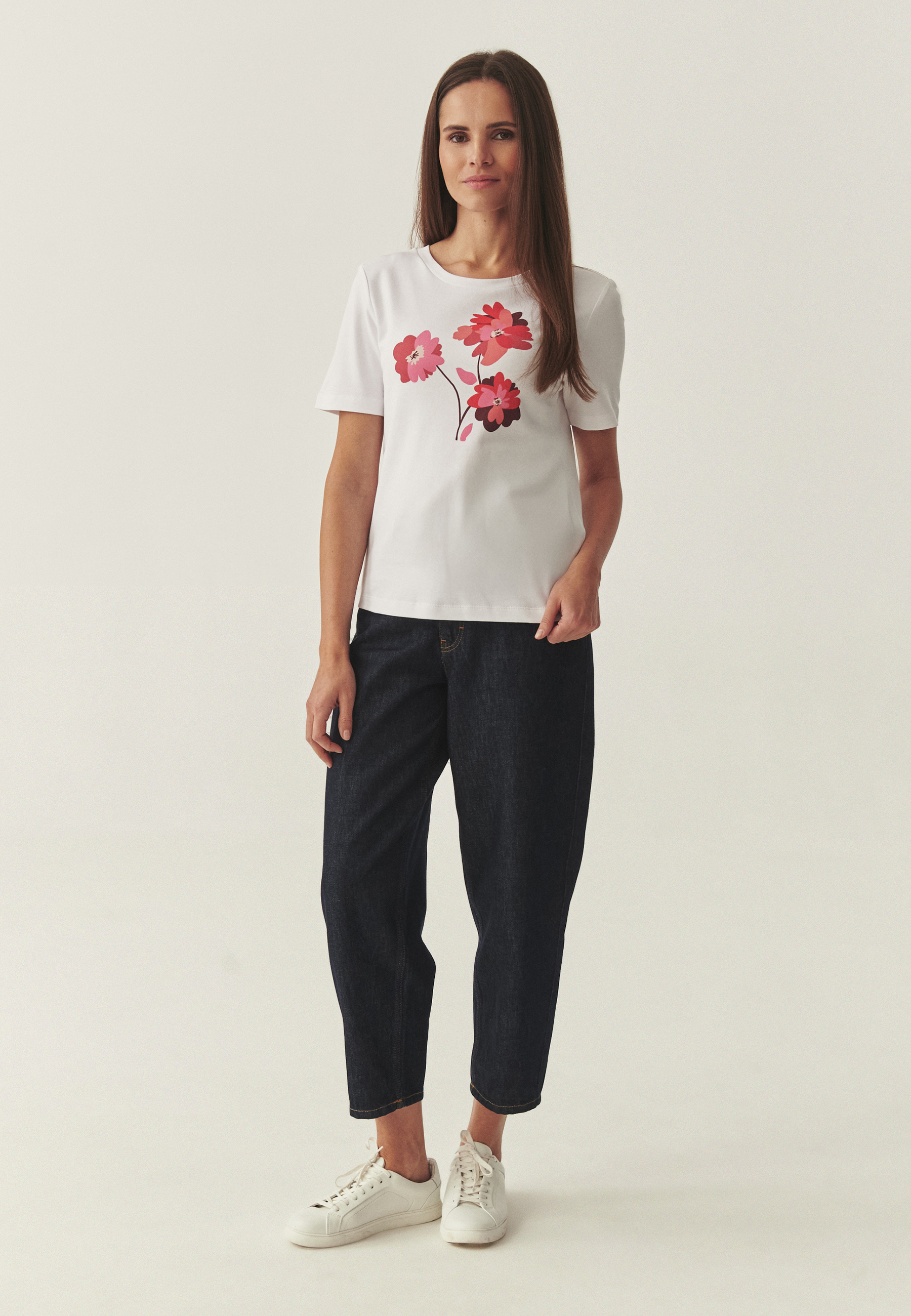 BAVLNENÉ TRIČKO S POTLAČOU A TAJNÝM ŠTÍTKOM – AJMIRJA 1 BIELA 2