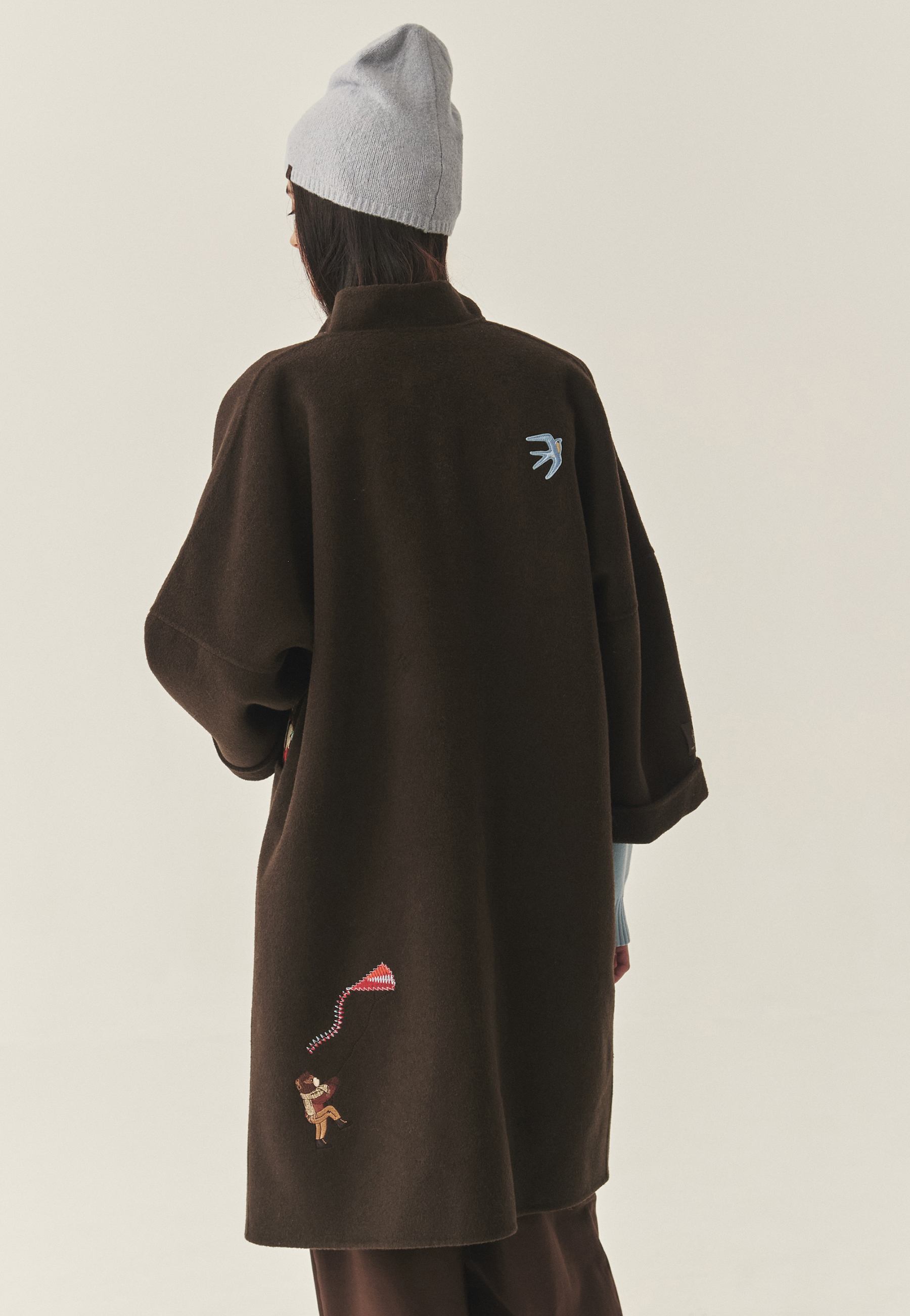 HAFTOWANY PŁASZCZ Z WEŁNĄ - MORIVIKA BRĄZOWY 2