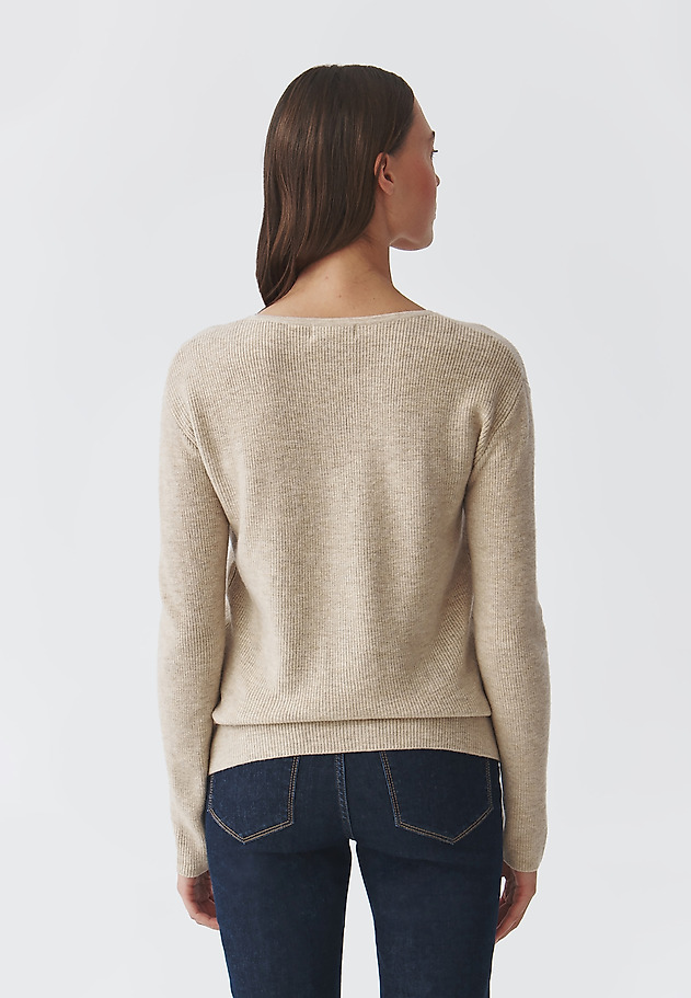 ROZPINANY SWETER DAMSKI Z WEŁNY MERINO — ELLA ROZPINANY SWETER DAMSKI Z WEŁNY MERINO — ELLA BEŻOWY 4