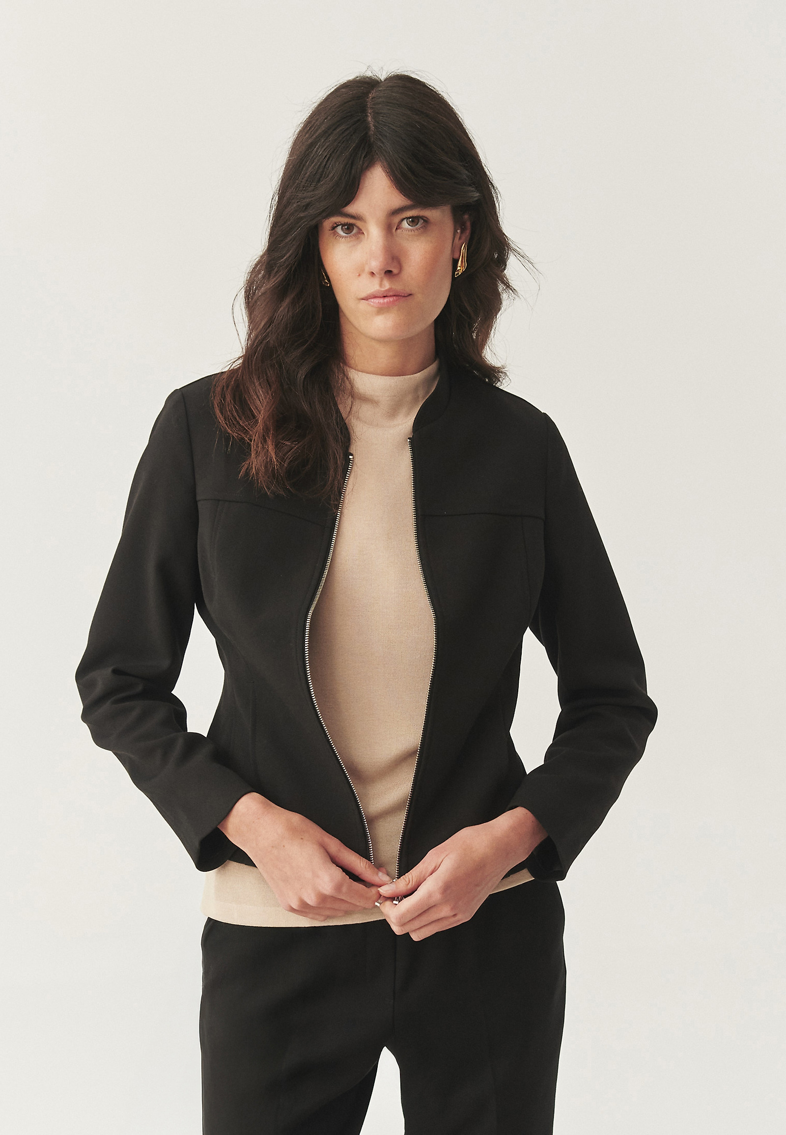 TKANÁ BUNDA S GOLIEROM - CODE TKANÁ BUNDA S GOLIEROM - CODE ČIERNA 113543