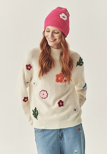 VYŠÍVANÝ SVETR S VLNOU A MOHÉREM – KIKO VYŠÍVANÝ SVETR S VLNOU A MOHÉREM – KIKO