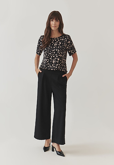 PANTALONI TRICOTAȚI DE DAMĂ, CU PENSĂ DECORATIVĂ - SAVANNA PANTALONI TRICOTAȚI DE DAMĂ, CU PENSĂ DECORATIVĂ - SAVANNA