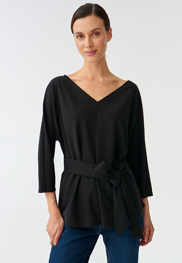 LADIES’ TIED-UP BLOUSE SZELO LADIES’ TIED-UP BLOUSE SZELO BLACK 1