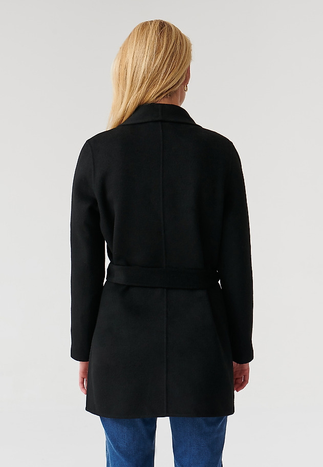LADIES’ COAT WITH A TIE MOZA 1 LADIES’ COAT WITH A TIE MOZA 1 CZARNY 4