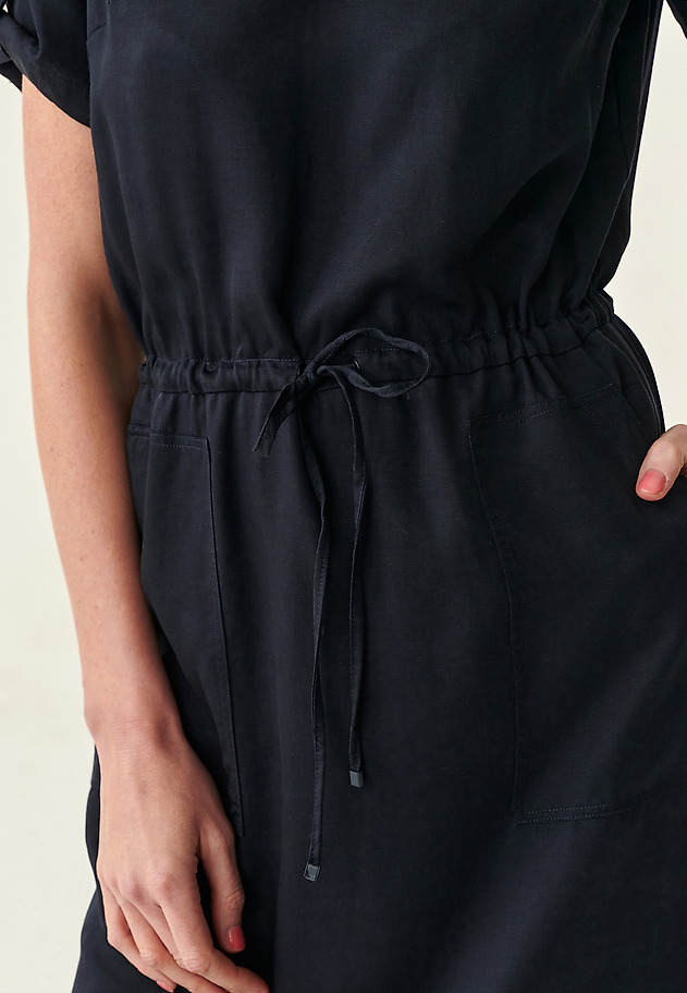 ROCHIE SCURTĂ CU BUZUNARE APLICATE KEMO ROCHIE SCURTĂ CU BUZUNARE APLICATE KEMO BLEUMARIN 5