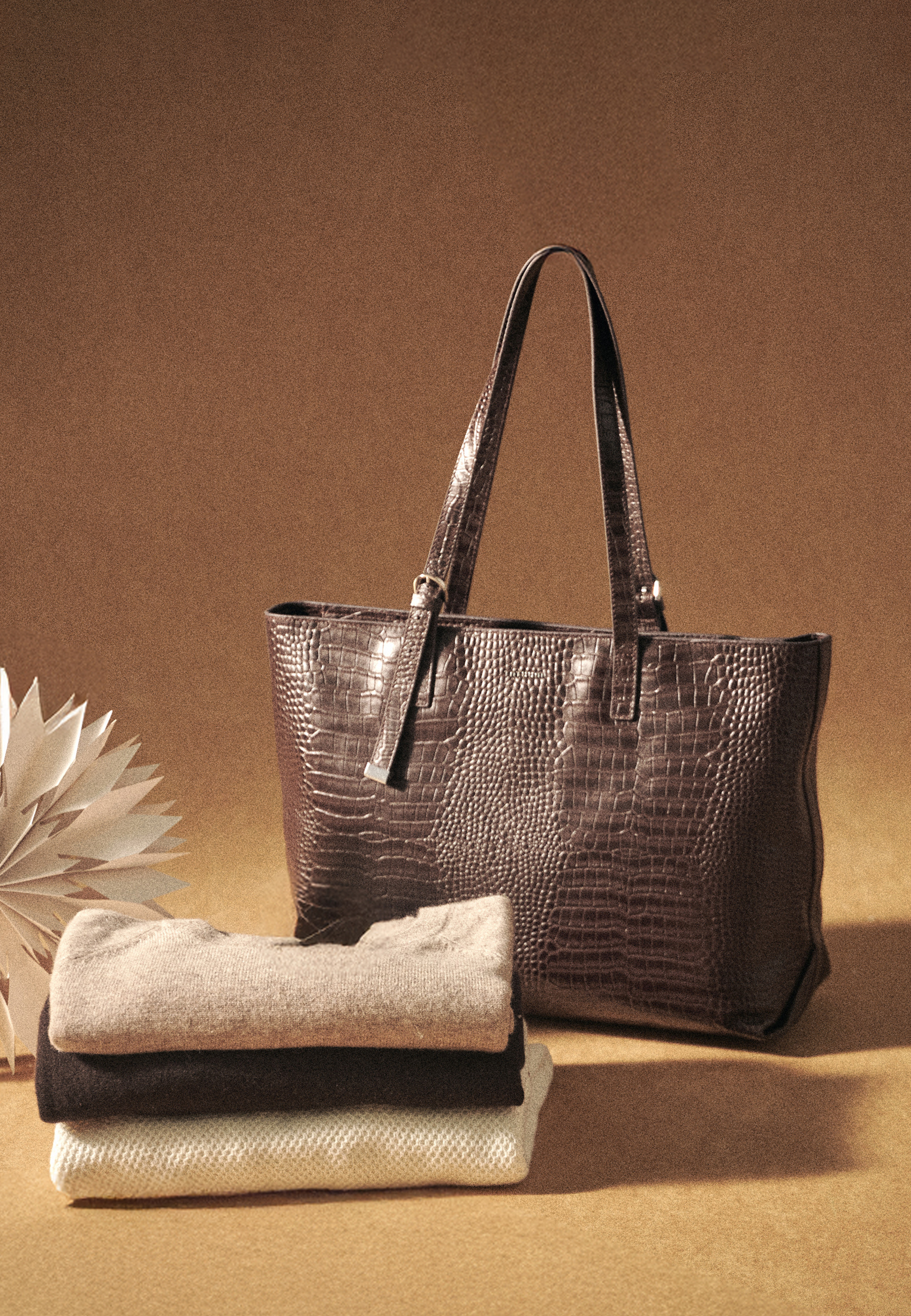 KOŽENÁ NÁKUPNÁ TAŠKA S KOZMETICKOU TAŠTIČKOU - MAHOGANY HNEDÁ 2