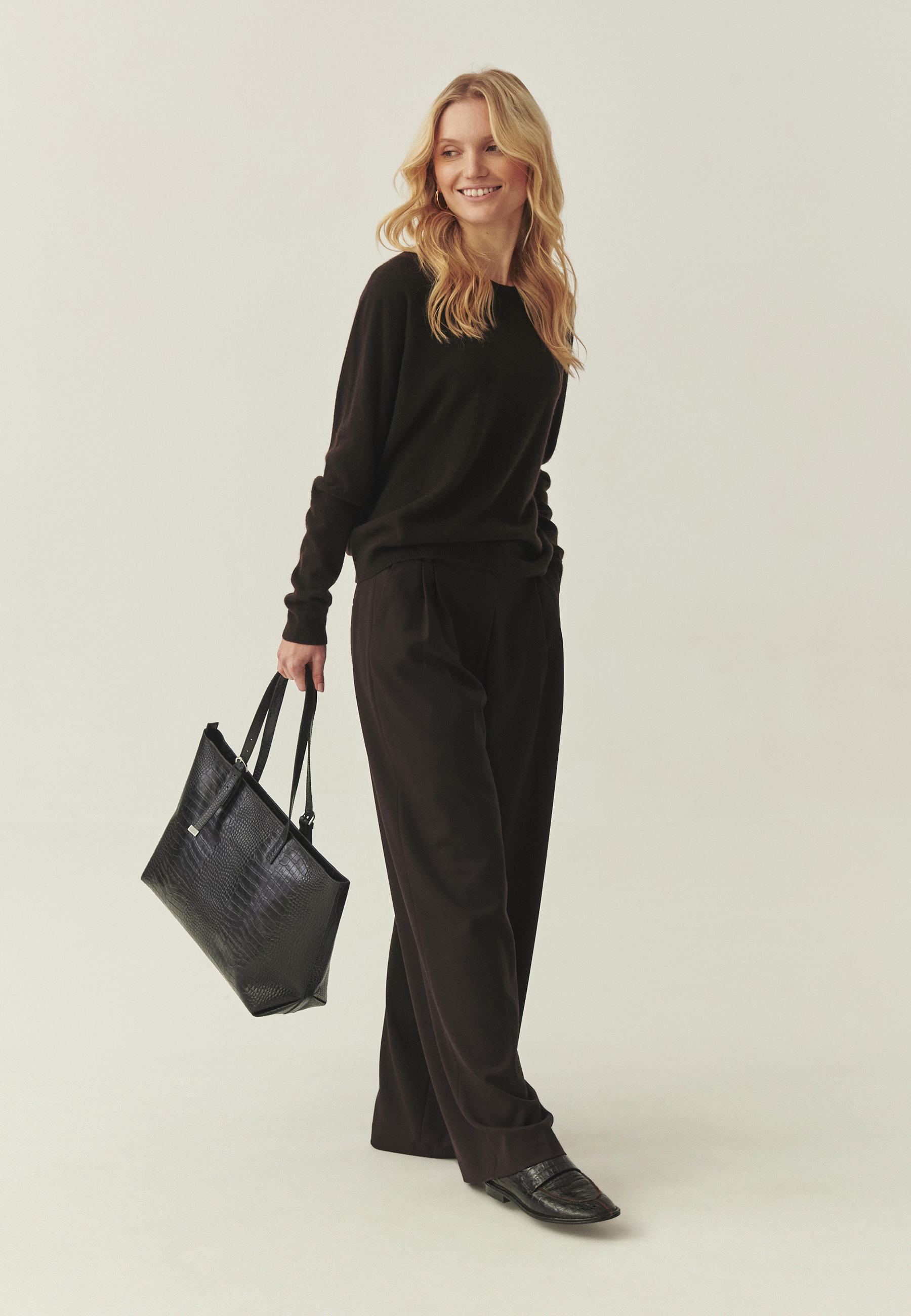 SKÓRZANA TORBA SHOPPER Z KOSMETYCZKĄ - MAHOGANY CZARNY 2