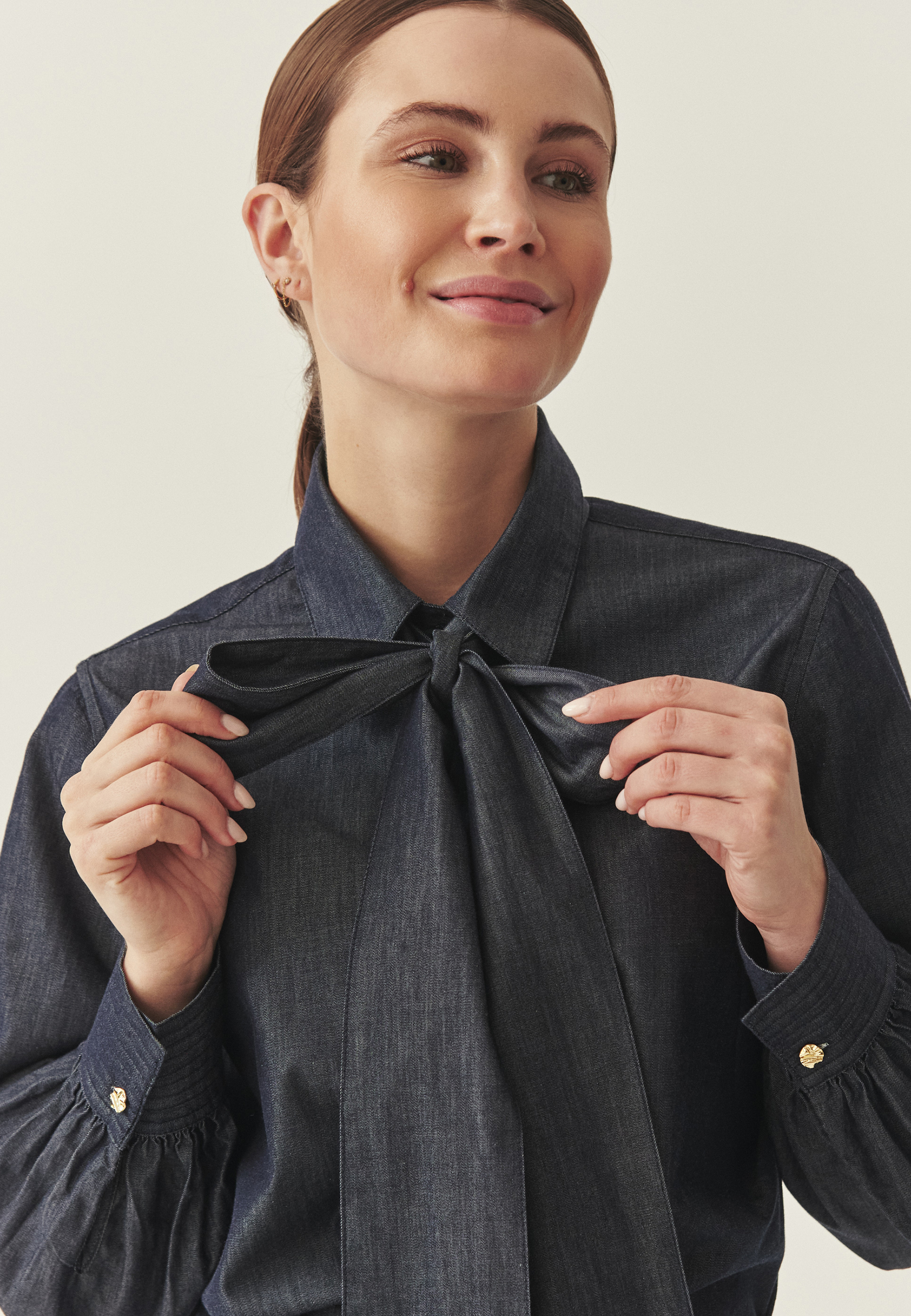 BAWEŁNIANA KOSZULA Z WIĄZANIEM - LILEN GRANATOWY 2