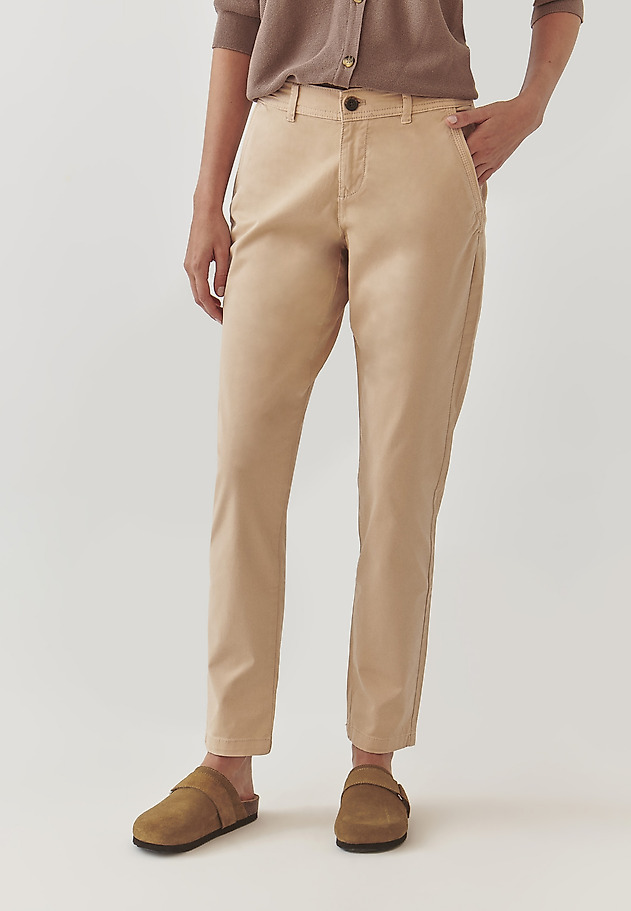 PANTALONI DE DAMĂ, DIN ȚESĂTURĂ, CU BUZUNARE DECORATIVE - HINO PANTALONI DE DAMĂ, DIN ȚESĂTURĂ, CU BUZUNARE DECORATIVE - HINO BEJ 2