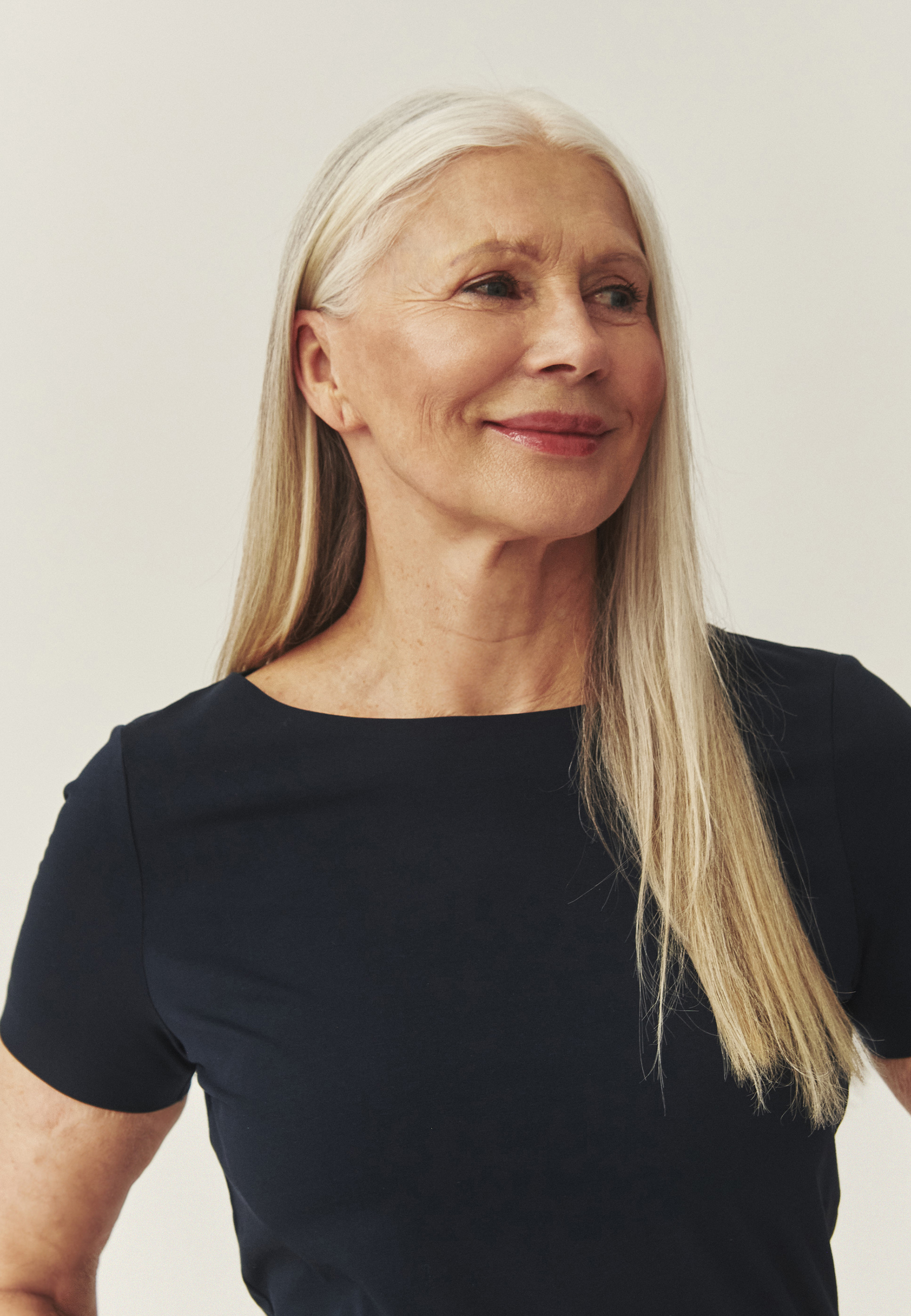 PŘILÉHAVÁ HALENKA S BAVLNOU – MIKAJA TMAVĚ MODRÁ 2