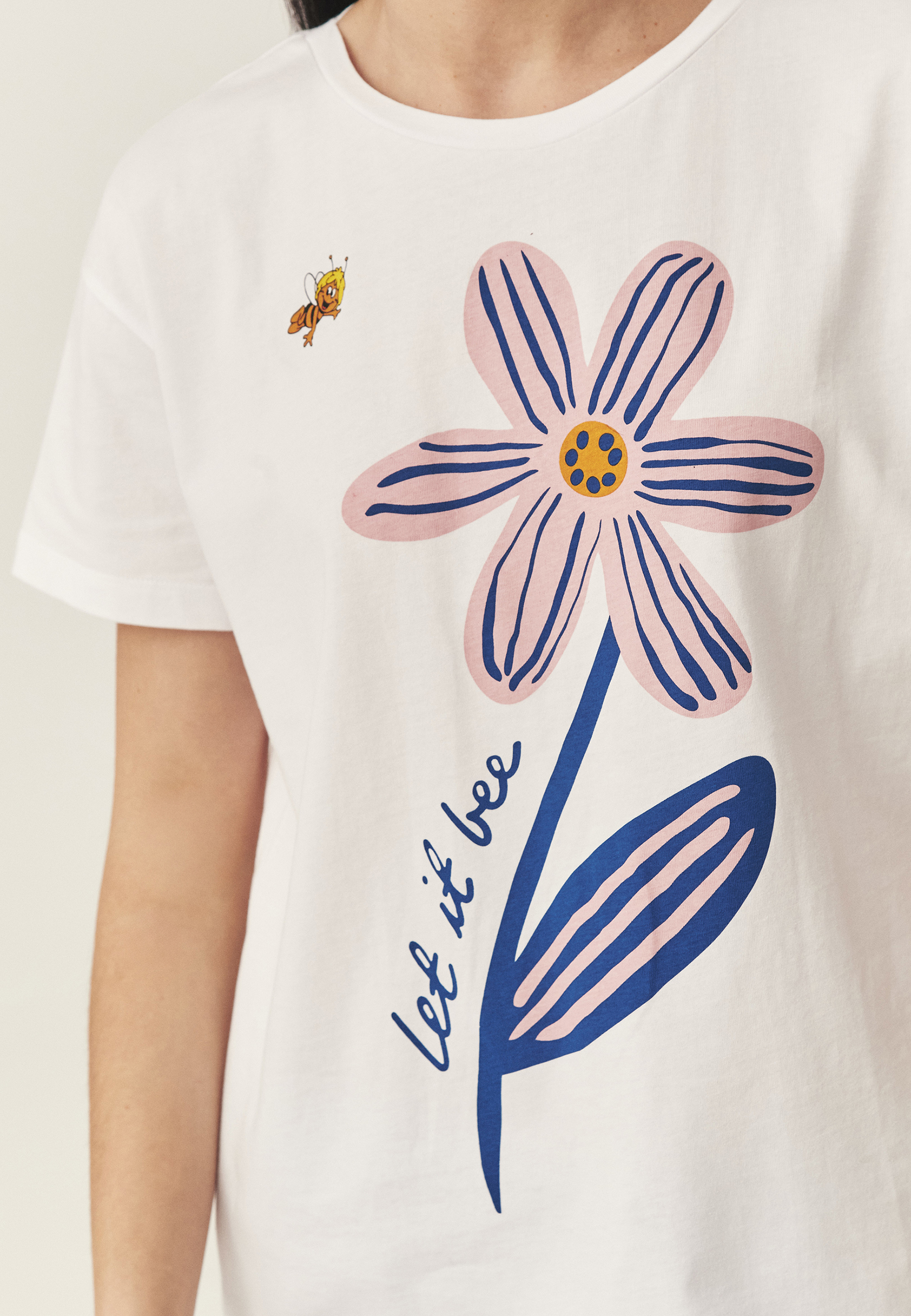 BAVLNENÉ TRIČKO S KVETINOVOU POTLAČOU – CARLA