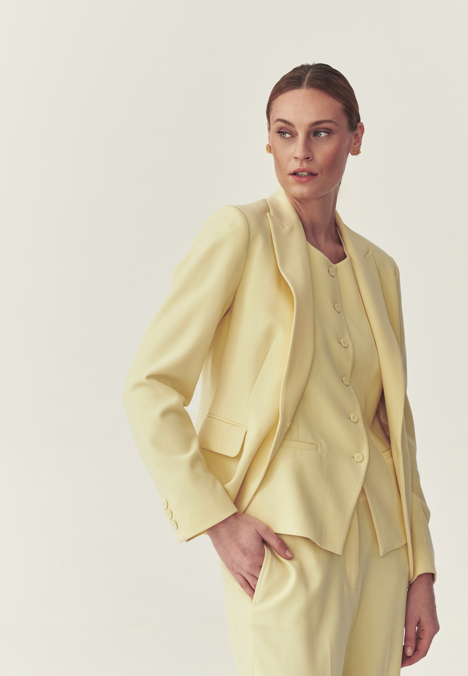 TKANINOVÝ DÁMSKÝ BLAZER - REMALA 4