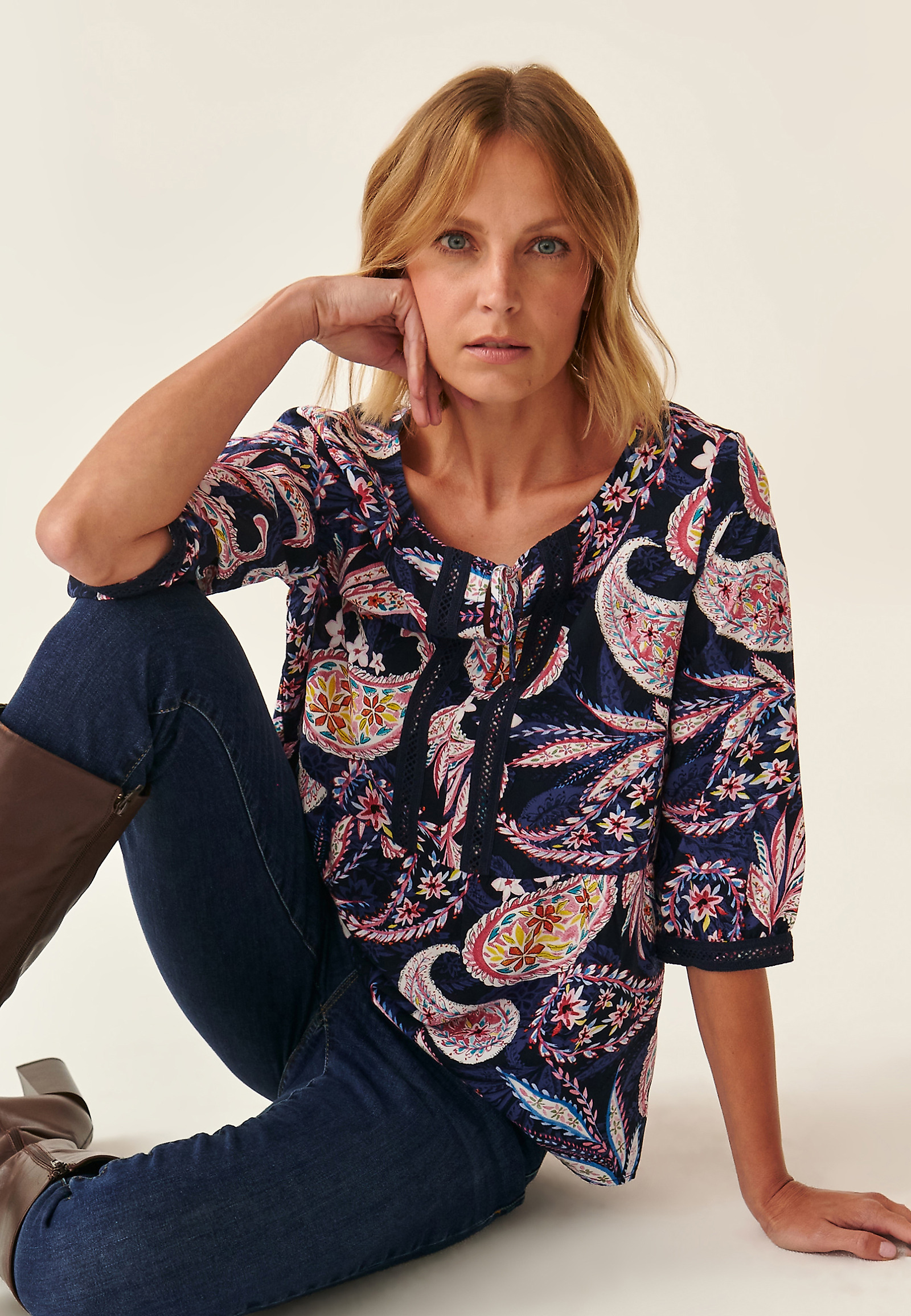 ŽENSKA BLUZA S POTISKOM MIZURIA ŽENSKA BLUZA S POTISKOM MIZURIA VEČBARVNA 86968