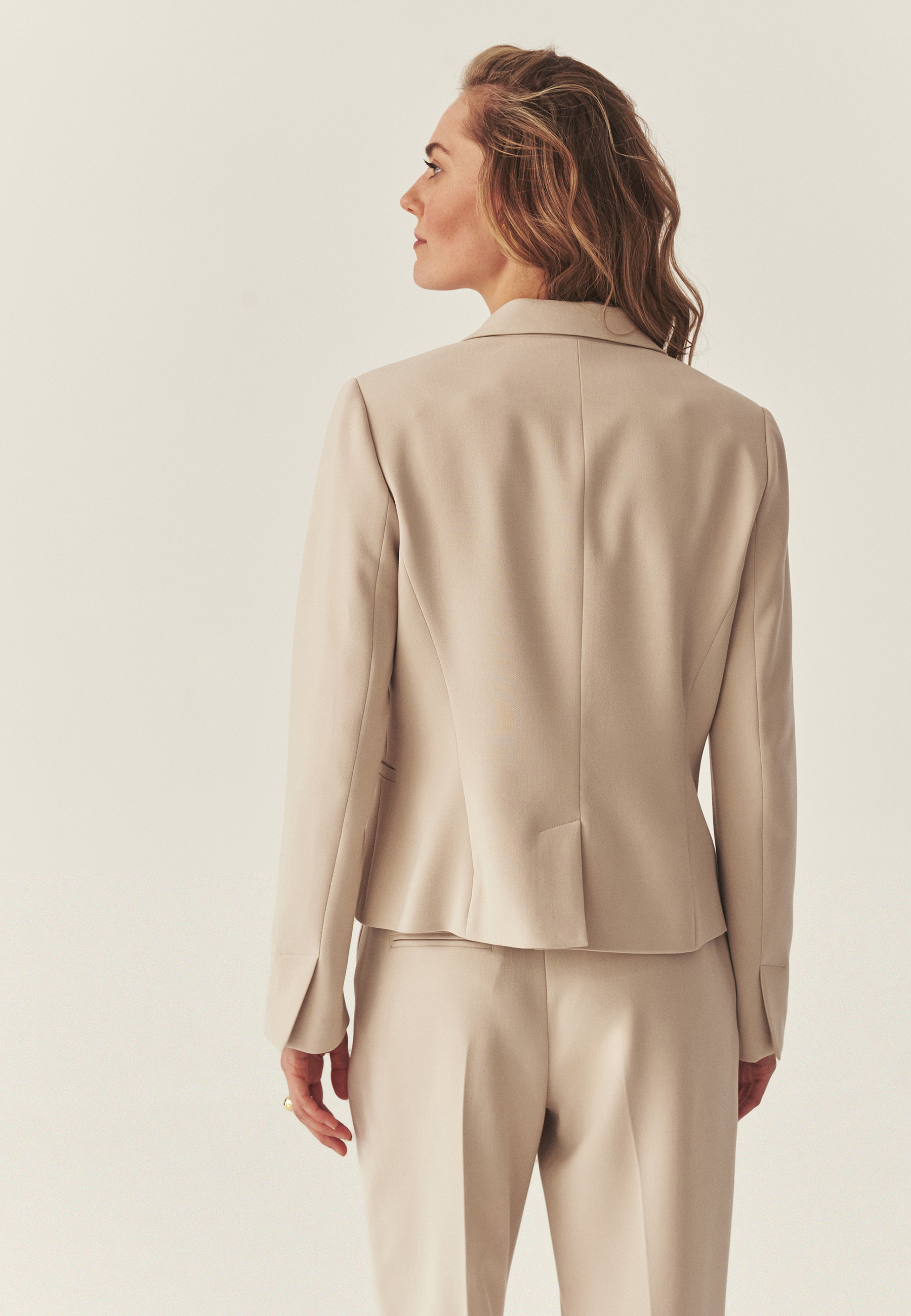 JACHETĂ SCURTĂ, CU NASTURE DECORATIV - MERTE GRI 2