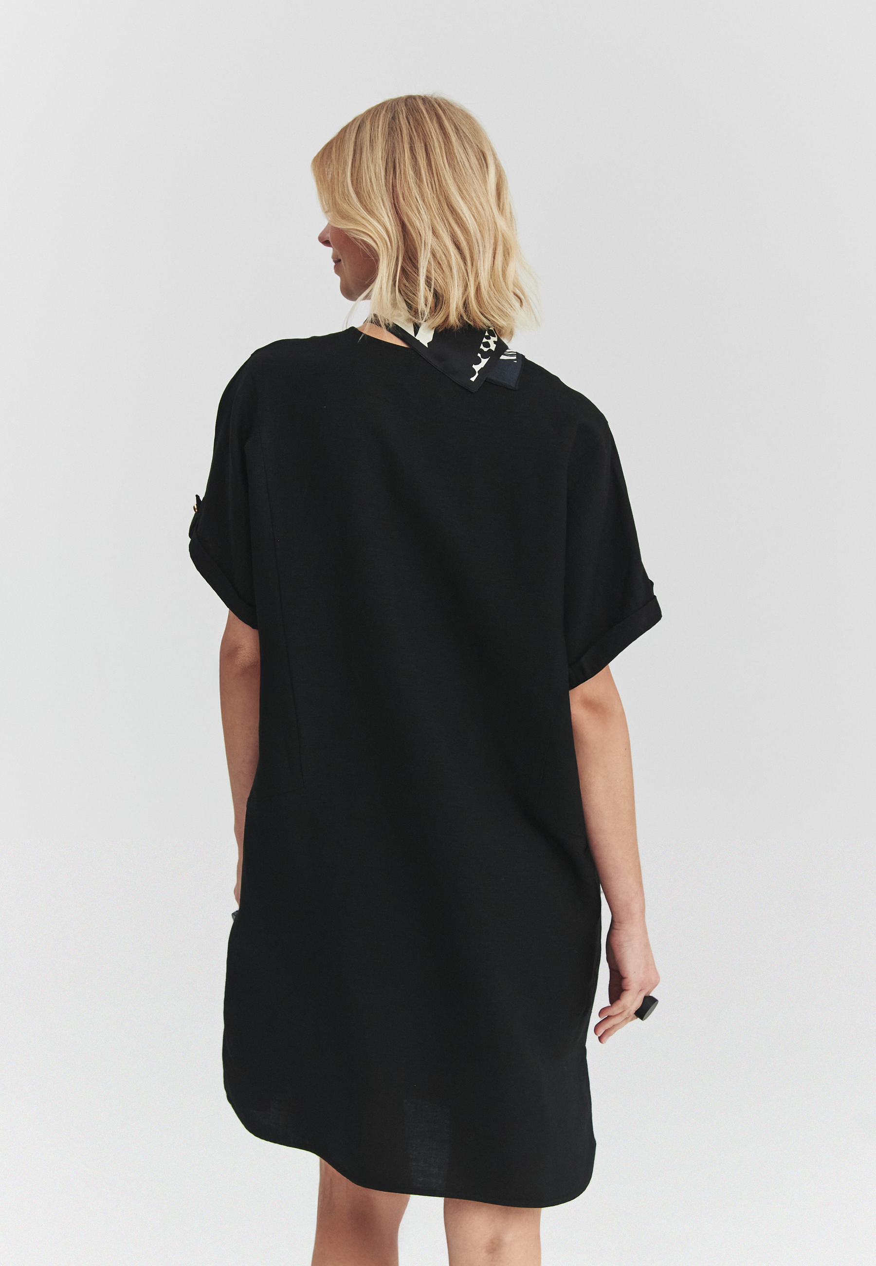 A LOOSE-FIT DRESS WITH LINEN - ANAIS