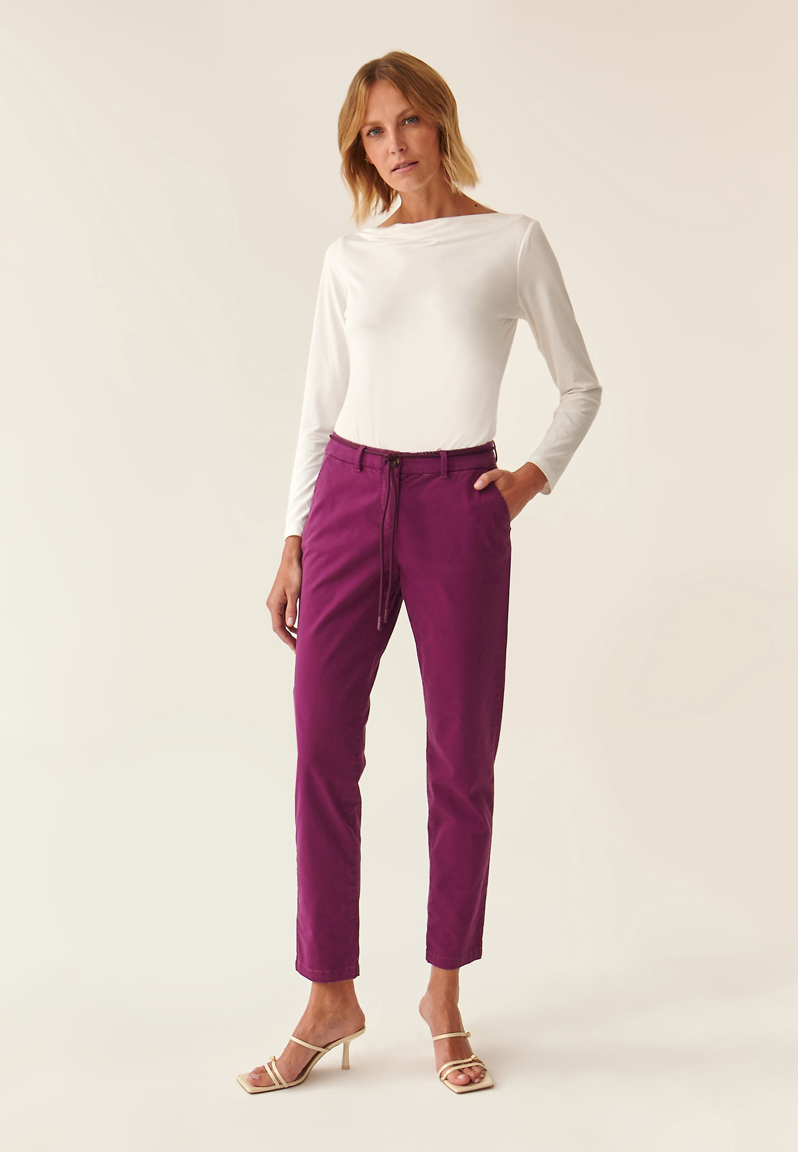 PANTALONI CHINOS DE DAMĂ HINO PANTALONI CHINOS DE DAMĂ HINO VIOLETĂ 87065
