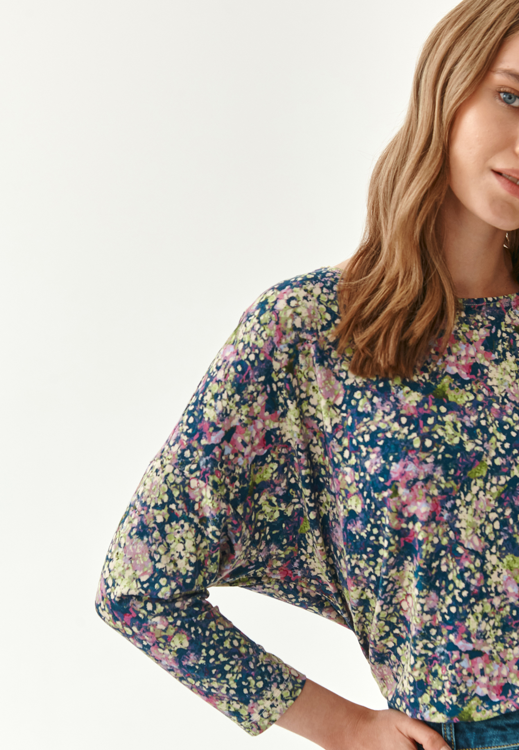 BLUZKA DAMSKA W PRINT KWIATOWY DOROTEA
