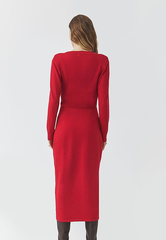 FITTED YARN MIDI DRESS — JASMINE FITTED YARN MIDI DRESS — JASMINE CZERWONY 3