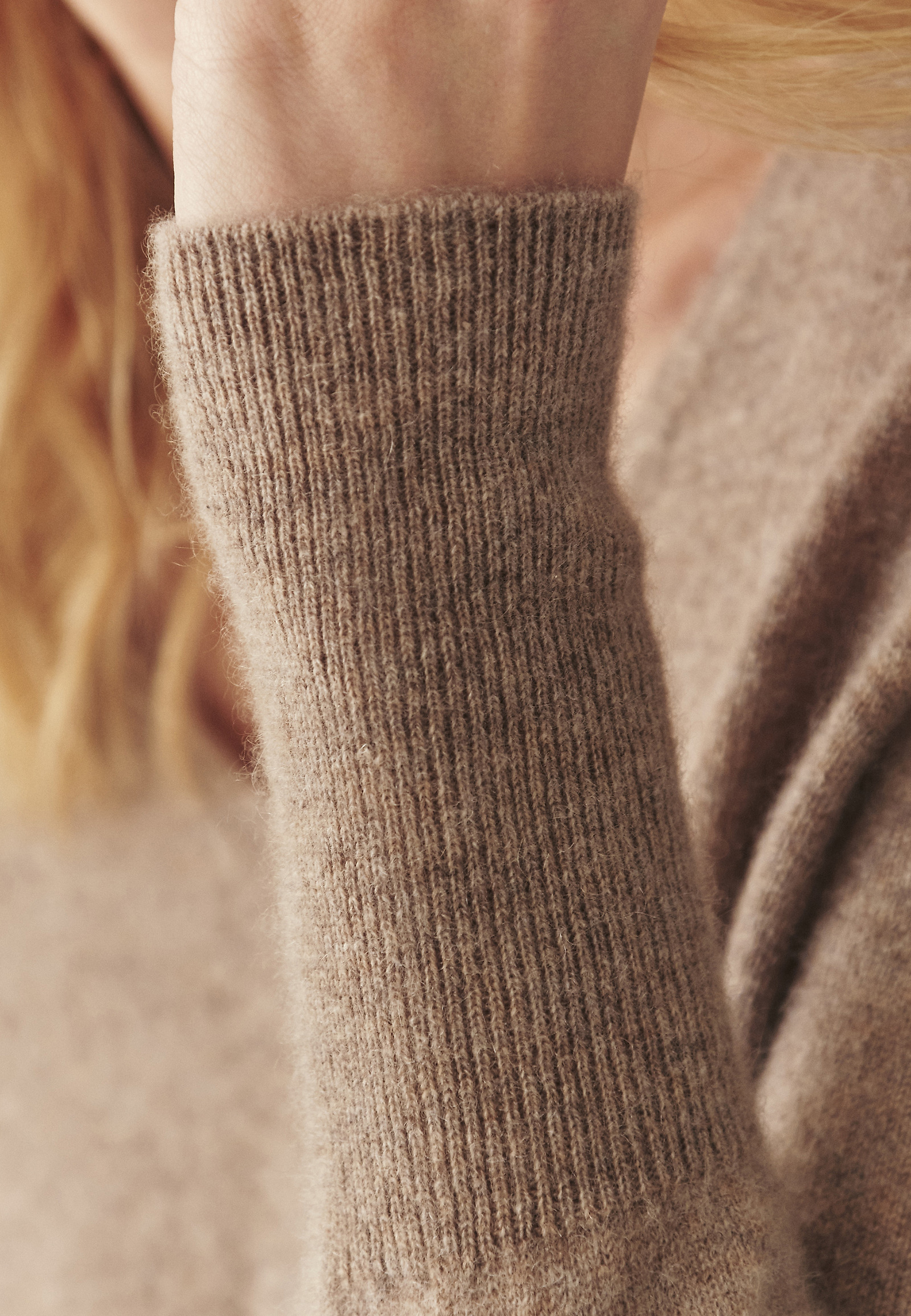 KASZMIROWY SWETER - ANISTON KASZMIROWY SWETER - ANISTON BEŻOWY 117467