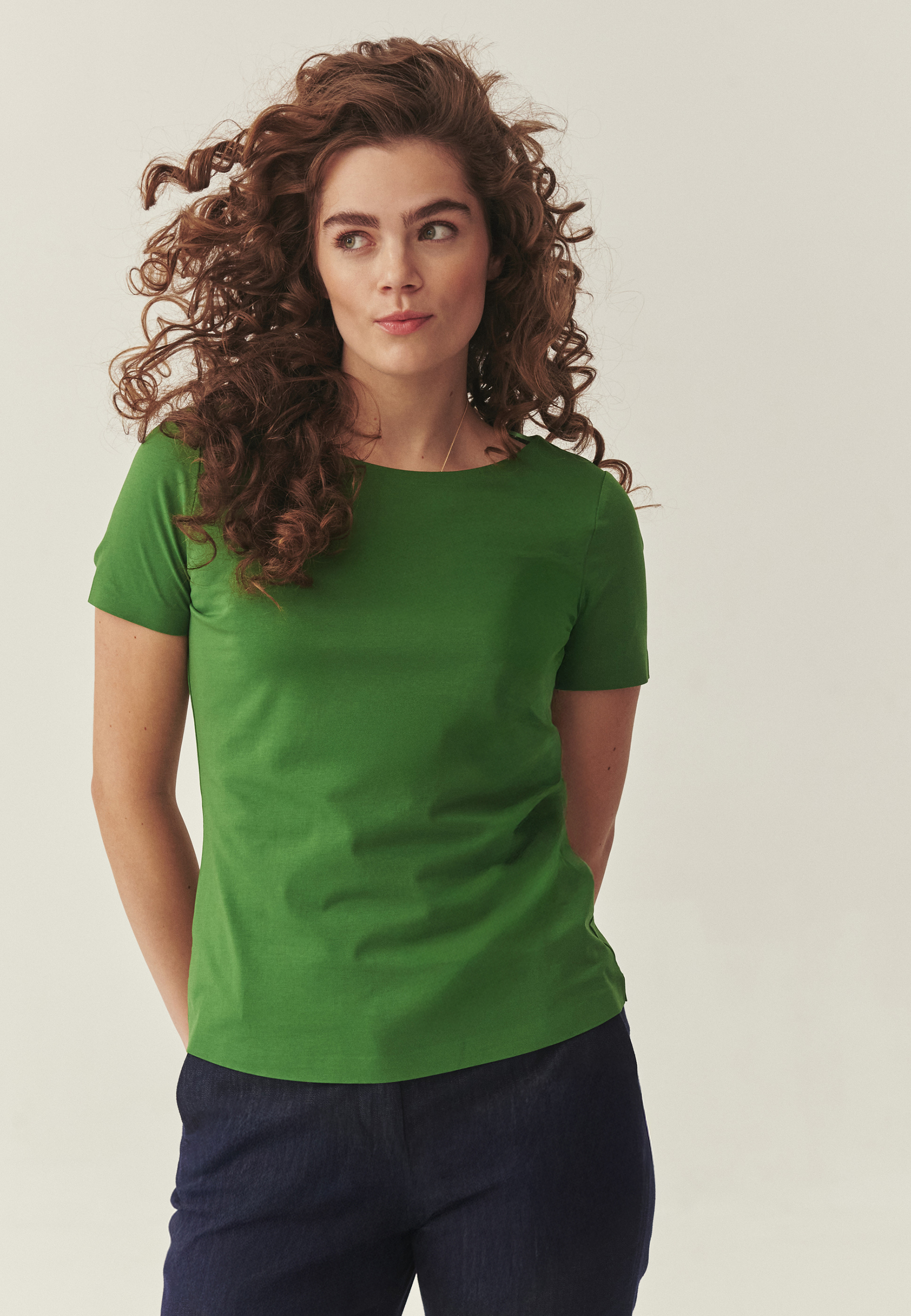 DOPASOWANA BLUZKA Z KLEJONYM WYKOŃCZENIEM - MIKAJA 3 ZIELONY 2