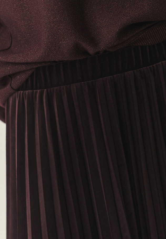 PLEATED MID-LENGTH VELOUR SKIRT - LAMARA 1 PLEATED MID-LENGTH VELOUR SKIRT - LAMARA 1 RED 4