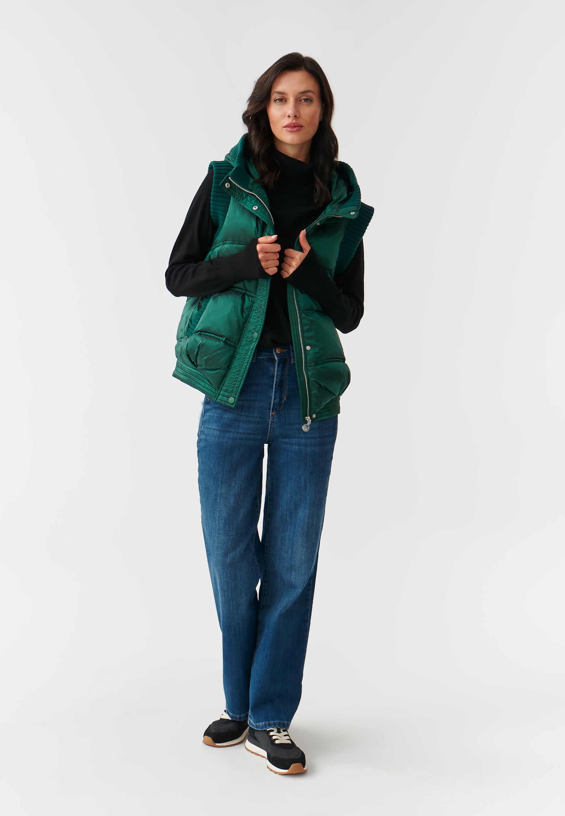 DÁMSKA ZATEPLENÁ TEXTILNÁ VESTA S KAPUCŇOU MARINEZA