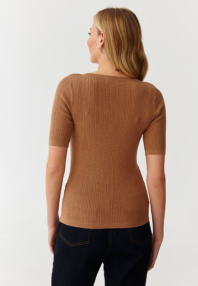 FITTED RIBBED LADIES’ SWEATER - SALMIKO FITTED RIBBED LADIES’ SWEATER - SALMIKO BEŻOWY 3