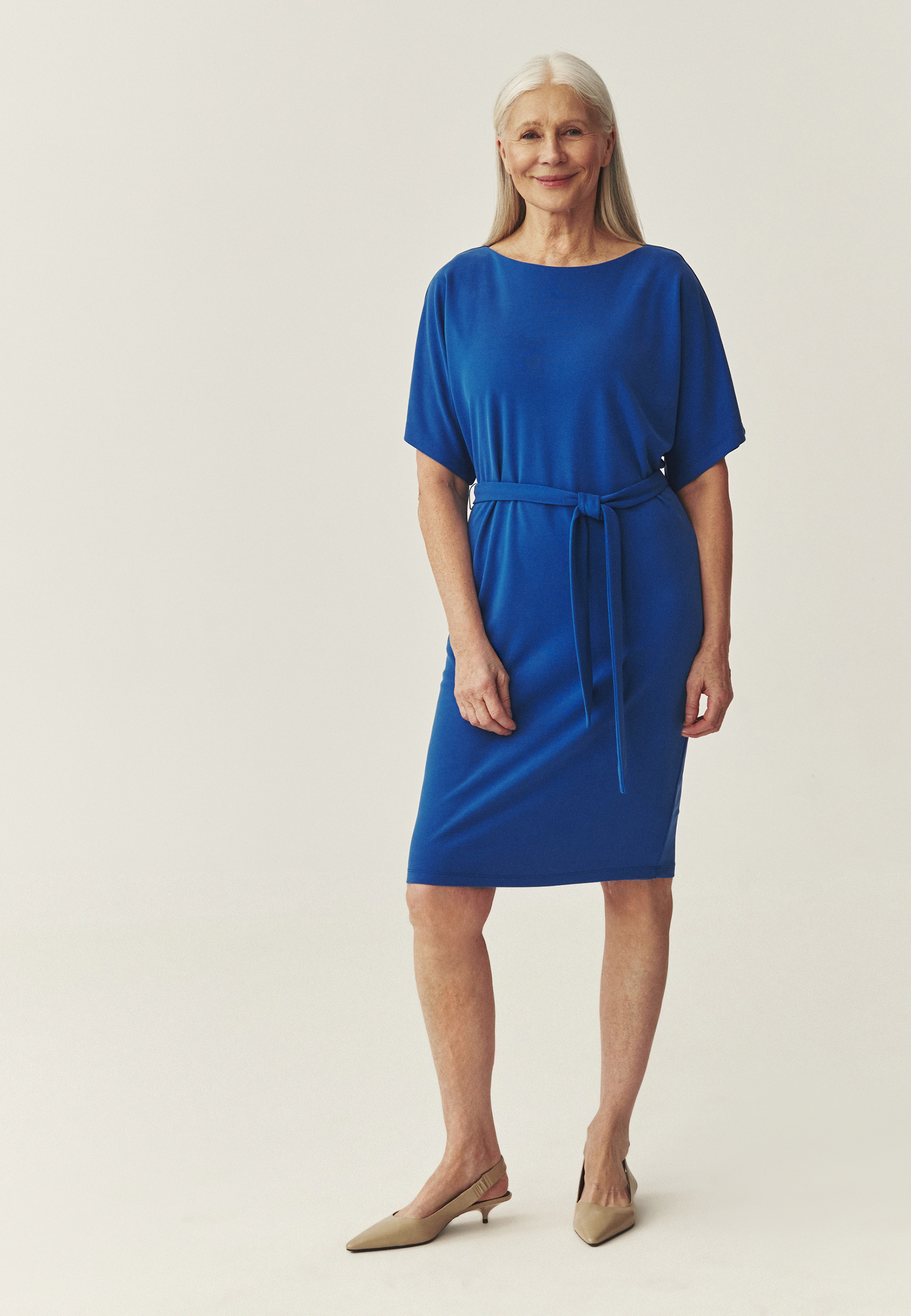 KOBALTOVÉ ÚPLETOVÉ ŠATY – NEFA