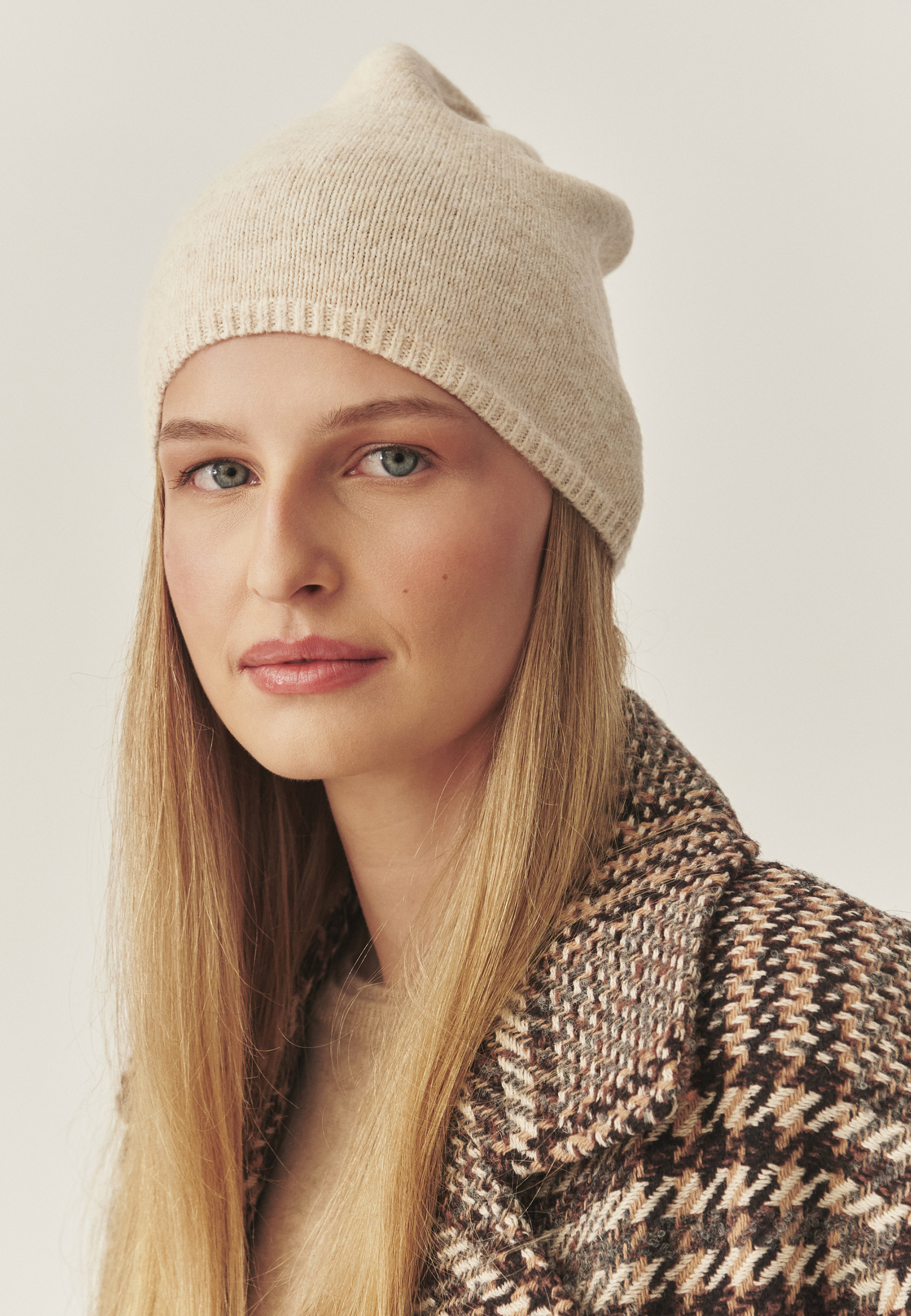 ČEPICE S PŘÍMĚSÍ VLNY – ADIVI ECRU 2