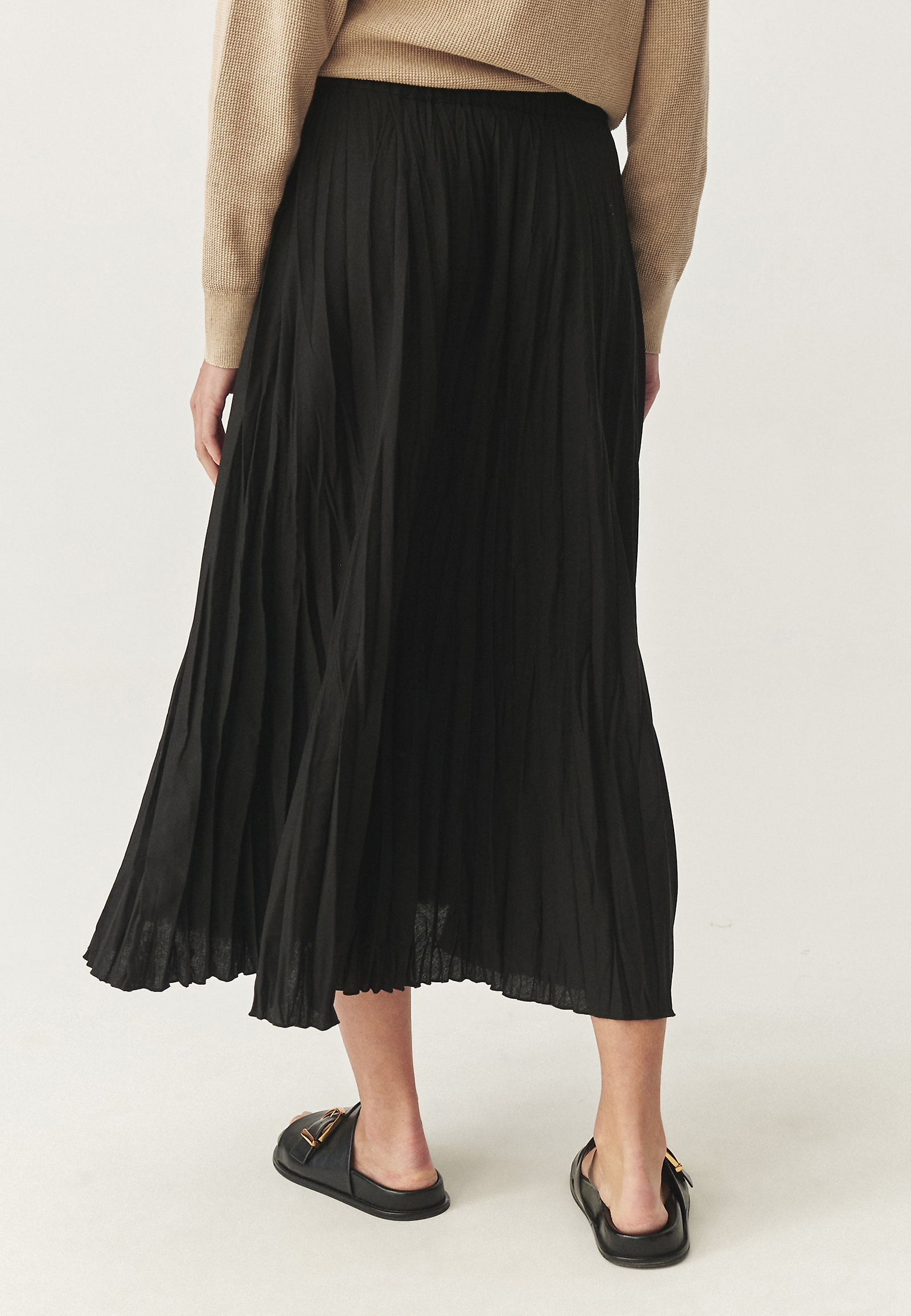 MIDI SUKŇA S PÁSIKMI - VERNONA 1 MIDI SUKŇA S PÁSIKMI - VERNONA 1 ČIERNA 113683