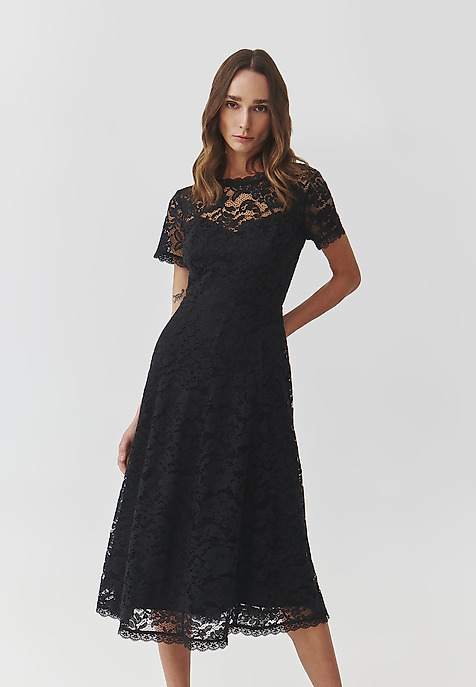 HÁMOS RUHA RÖVID UJJÚ ÉS CSIPKÉS - CINDY FEKETE 2