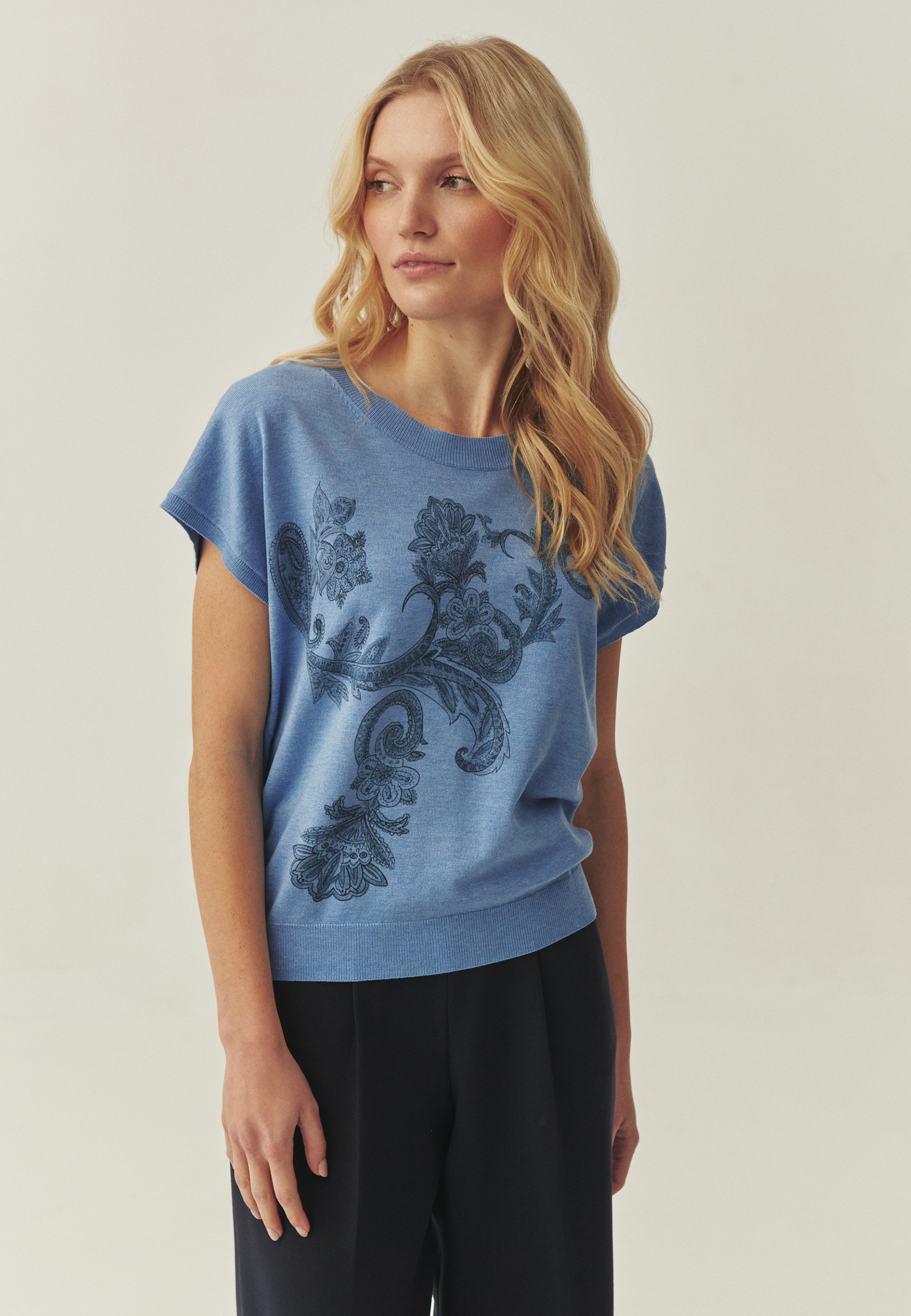 DZIANINOWA BLUZKA Z WISKOZĄ  LENZING™ ECOVERO™ - SUFI 1