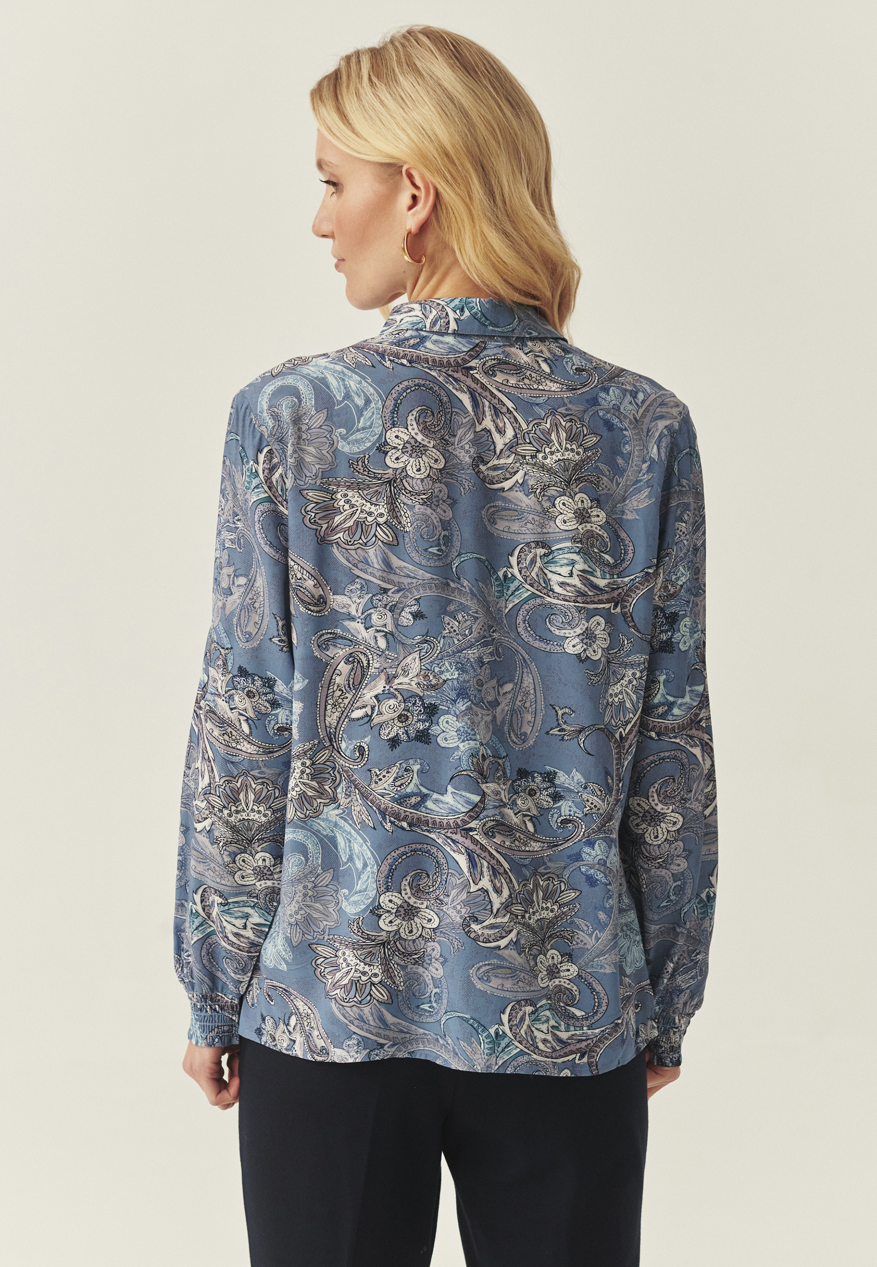 WZORZYSTA KOSZULA Z WISKOZY LENZING™ ECOVERO™ - BASILA