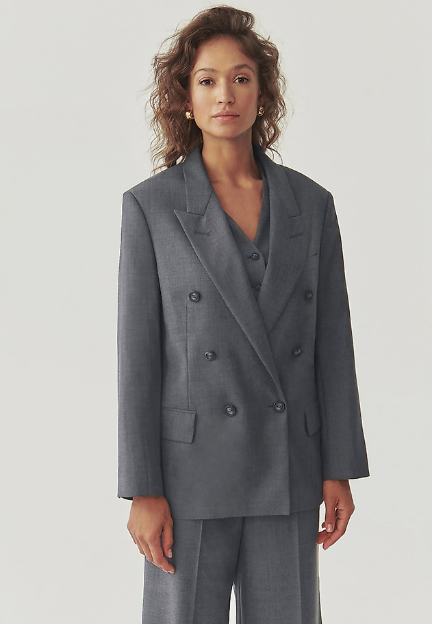 LADIES’ OVERSIZED DOUBLE-BREASTED BLAZER WITH DECORATIVE LAPELS - ERME LADIES’ OVERSIZED DOUBLE-BREASTED BLAZER WITH DECORATIVE LAPELS - ERME SZARY 2